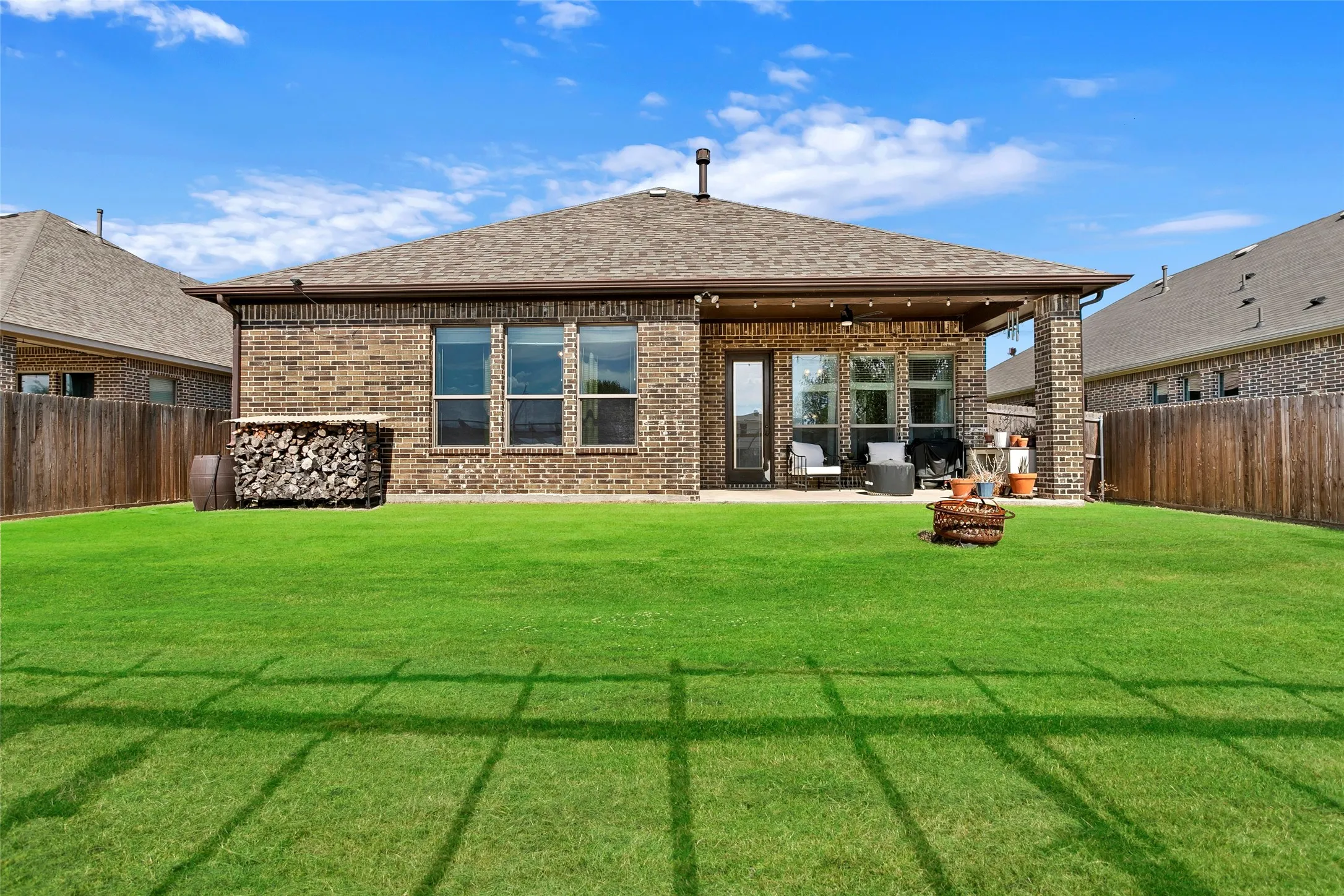 Single Family Residence For Sale in Kaufman County , 616 Spruce Trail, Forney, Texas 75126, 3 Bedroom, 2 Bathroom, 2 Garage spaces, 1,950 Sqft, built in 2018, mls#21397694, Real Estate Agent in Forney, Homes For Sale in Kaufman county, Homes For Sale in Forney, Realtor in Forney Texas, Real Estate Brokerage Independent Realty Texas, Luminita Cordes Realtor
