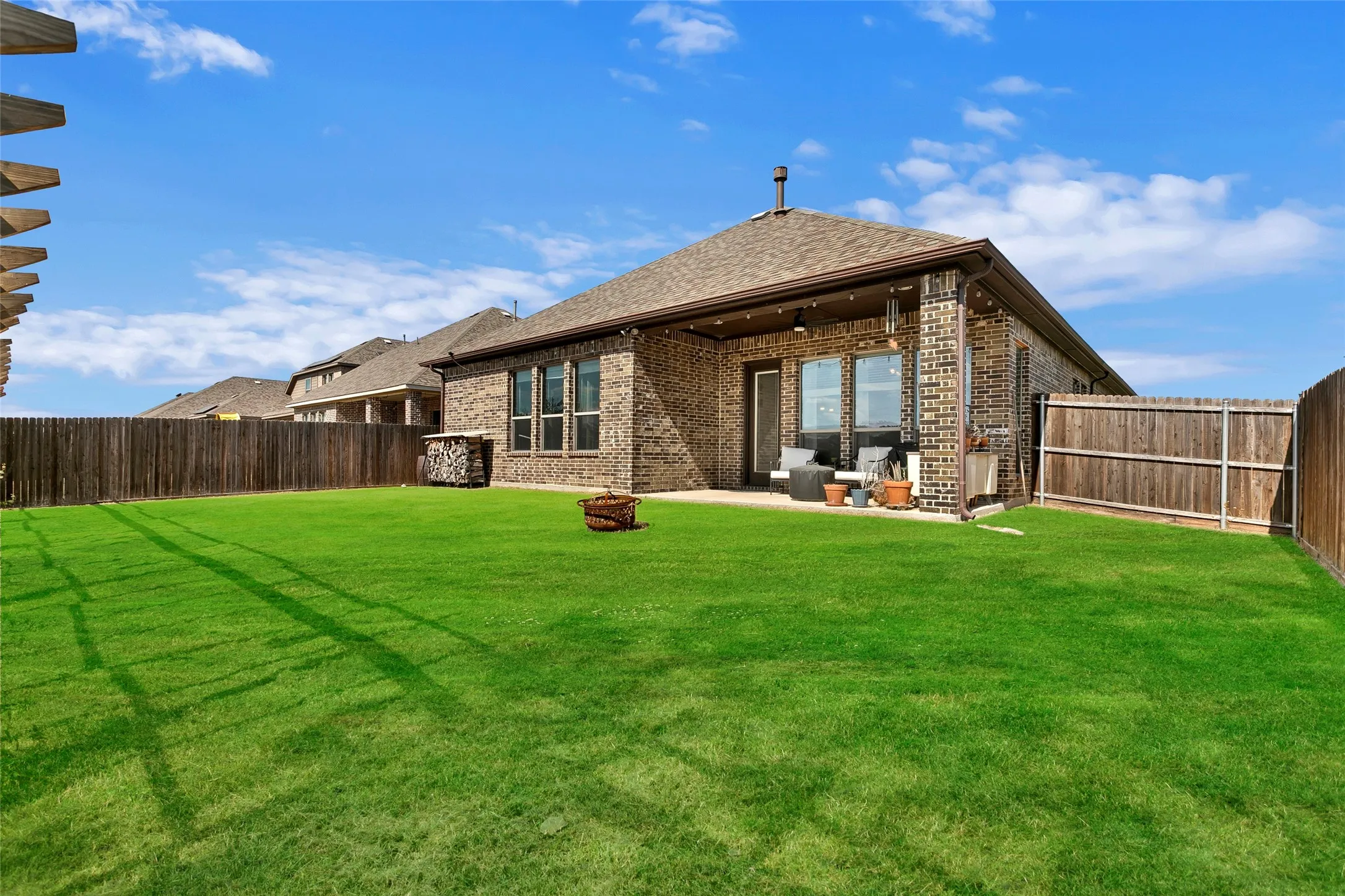 Single Family Residence For Sale in Kaufman County , 616 Spruce Trail, Forney, Texas 75126, 3 Bedroom, 2 Bathroom, 2 Garage spaces, 1,950 Sqft, built in 2018, mls#21397694, Real Estate Agent in Forney, Homes For Sale in Kaufman county, Homes For Sale in Forney, Realtor in Forney Texas, Real Estate Brokerage Independent Realty Texas, Luminita Cordes Realtor