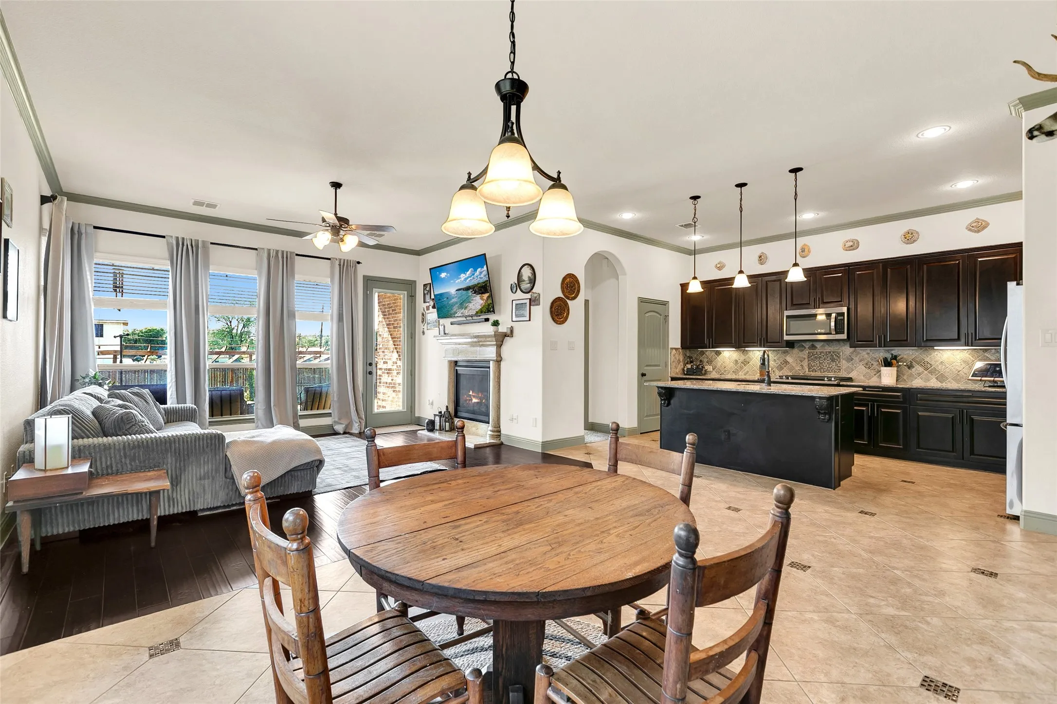 Single Family Residence For Sale in Kaufman County , 616 Spruce Trail, Forney, Texas 75126, 3 Bedroom, 2 Bathroom, 2 Garage spaces, 1,950 Sqft, built in 2018, mls#21397694, Real Estate Agent in Forney, Homes For Sale in Kaufman county, Homes For Sale in Forney, Realtor in Forney Texas, Real Estate Brokerage Independent Realty Texas, Luminita Cordes Realtor