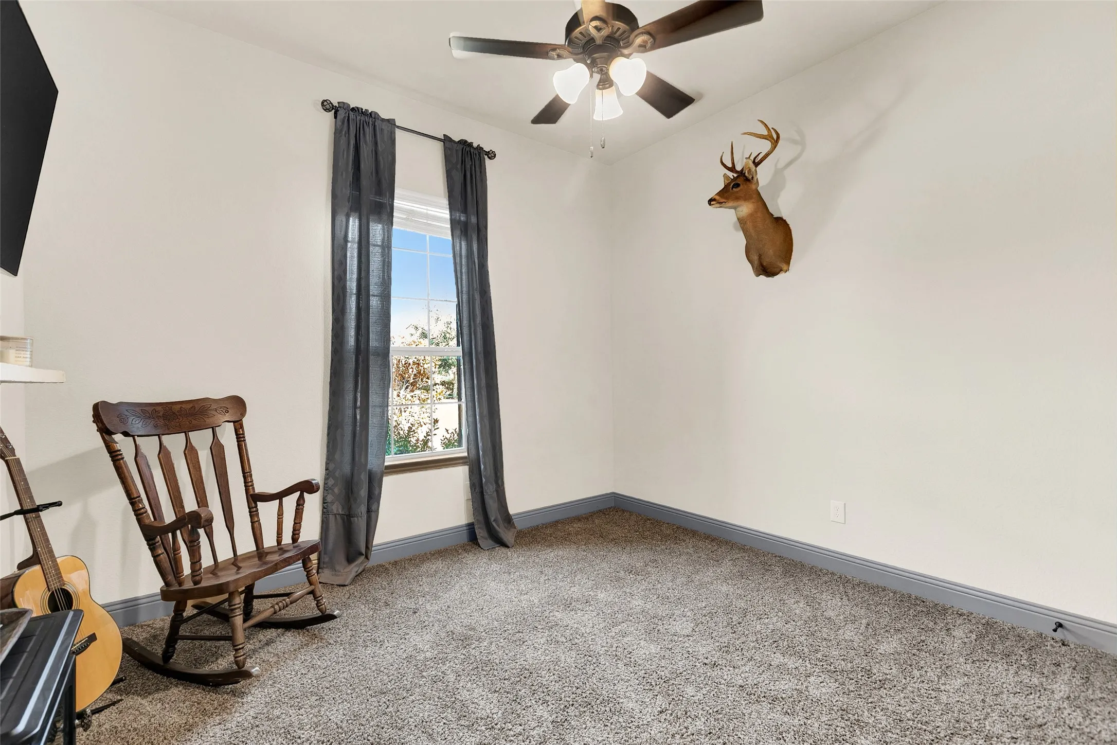 Single Family Residence For Sale in Kaufman County , 616 Spruce Trail, Forney, Texas 75126, 3 Bedroom, 2 Bathroom, 2 Garage spaces, 1,950 Sqft, built in 2018, mls#21397694, Real Estate Agent in Forney, Homes For Sale in Kaufman county, Homes For Sale in Forney, Realtor in Forney Texas, Real Estate Brokerage Independent Realty Texas, Luminita Cordes Realtor