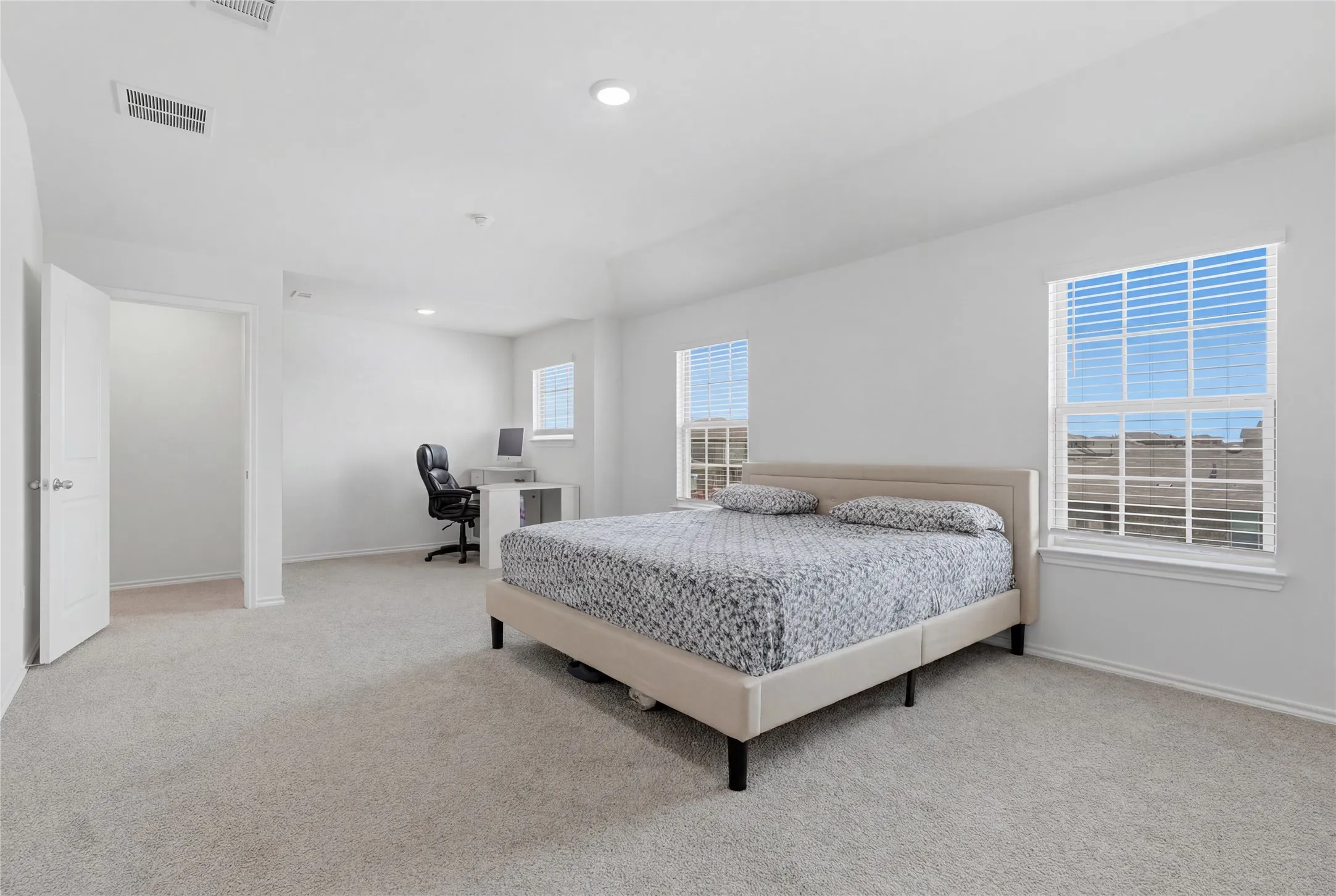 Single Family Residence For Sale in Hunt County , 2102 Bailer Way, Royse City, Texas 75189, 5 Bedroom, 3 Bathroom, 2 Garage spaces, 2,521 Sqft, built in 2023, mls#21400516, Real Estate Agent in Royse City, Homes For Sale in Hunt county, Homes For Sale in Royse City, Realtor in Royse City Texas, Real Estate Brokerage Independent Realty Texas, Luminita Cordes Realtor