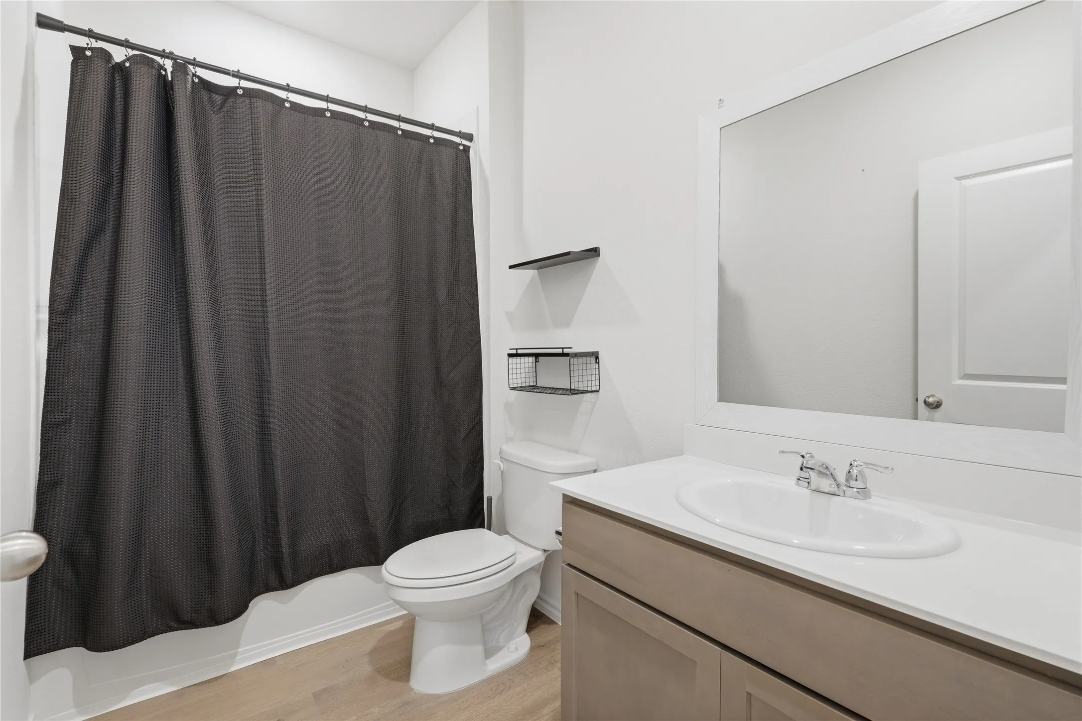 Single Family Residence For Sale in Hunt County , 2102 Bailer Way, Royse City, Texas 75189, 5 Bedroom, 3 Bathroom, 2 Garage spaces, 2,521 Sqft, built in 2023, mls#21400516, Real Estate Agent in Royse City, Homes For Sale in Hunt county, Homes For Sale in Royse City, Realtor in Royse City Texas, Real Estate Brokerage Independent Realty Texas, Luminita Cordes Realtor