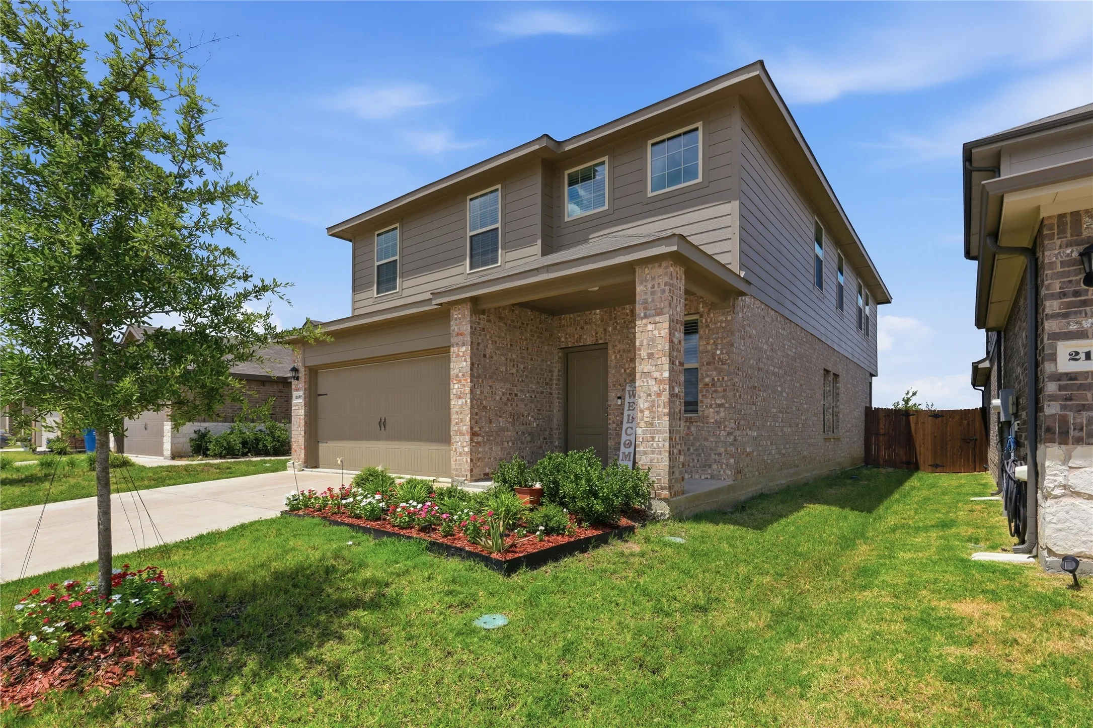 Single Family Residence For Sale in Hunt County , 2102 Bailer Way, Royse City, Texas 75189, 5 Bedroom, 3 Bathroom, 2 Garage spaces, 2,521 Sqft, built in 2023, mls#21400516, Real Estate Agent in Royse City, Homes For Sale in Hunt county, Homes For Sale in Royse City, Realtor in Royse City Texas, Real Estate Brokerage Independent Realty Texas, Luminita Cordes Realtor