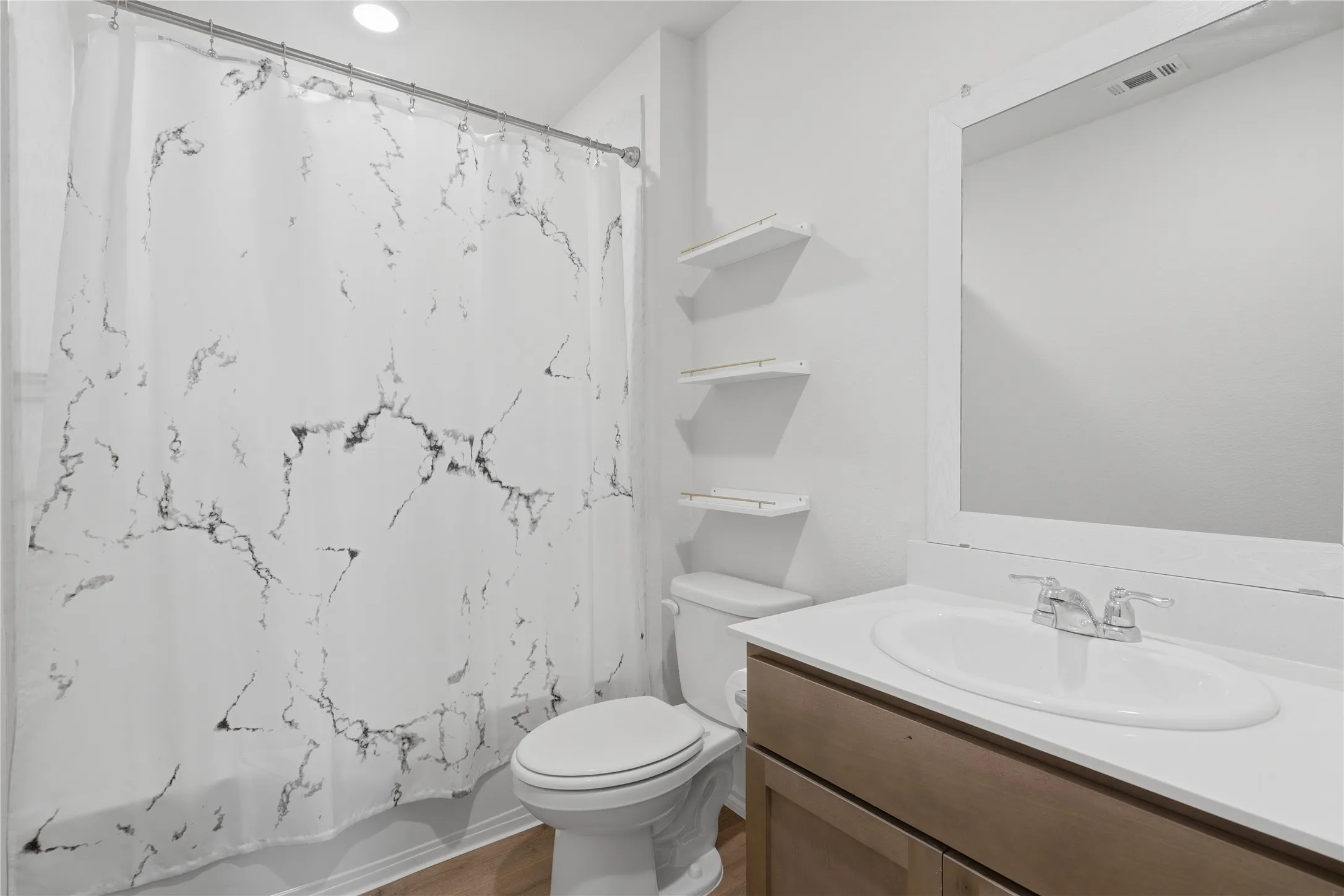 Single Family Residence For Sale in Hunt County , 2102 Bailer Way, Royse City, Texas 75189, 5 Bedroom, 3 Bathroom, 2 Garage spaces, 2,521 Sqft, built in 2023, mls#21400516, Real Estate Agent in Royse City, Homes For Sale in Hunt county, Homes For Sale in Royse City, Realtor in Royse City Texas, Real Estate Brokerage Independent Realty Texas, Luminita Cordes Realtor