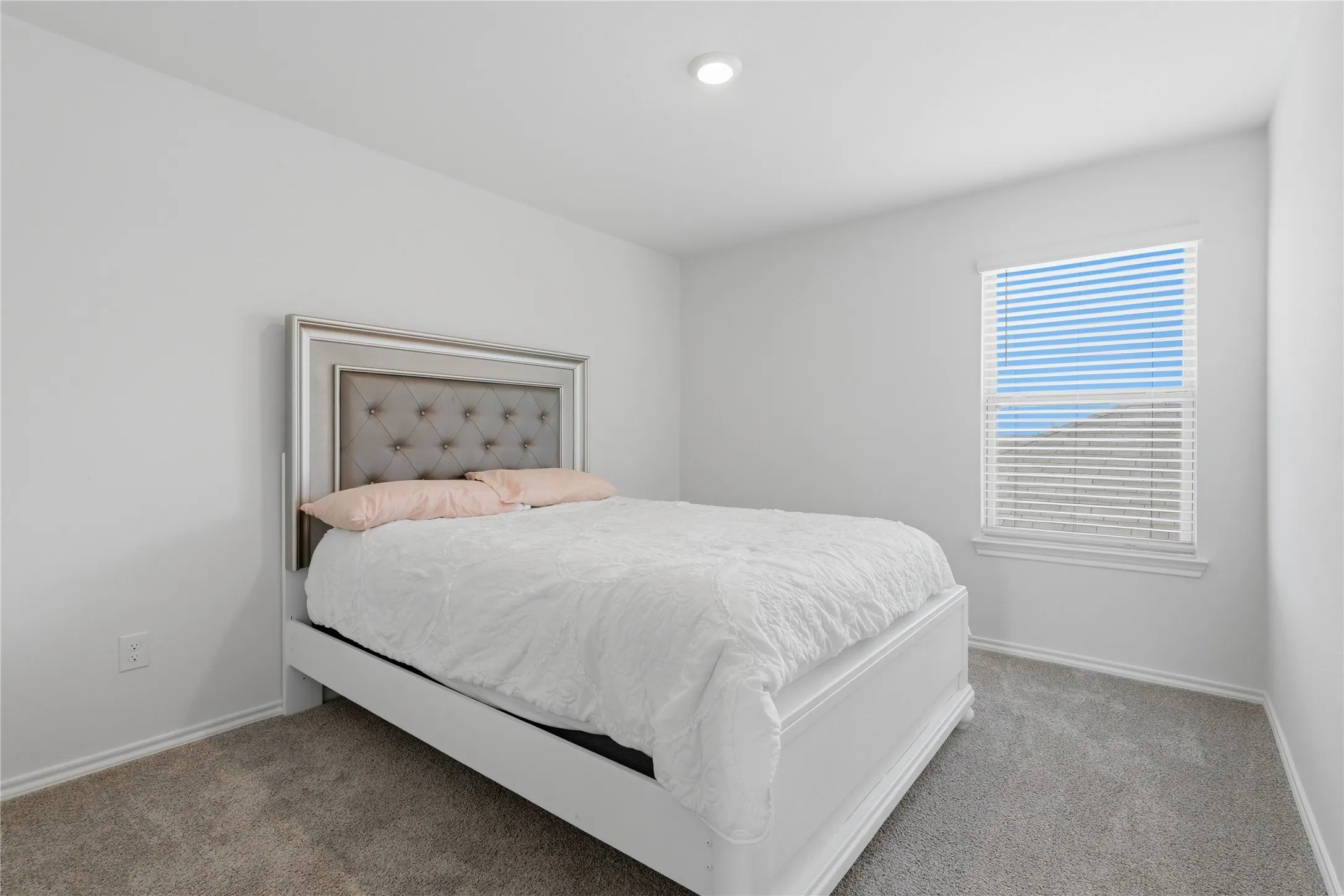 Single Family Residence For Sale in Hunt County , 2102 Bailer Way, Royse City, Texas 75189, 5 Bedroom, 3 Bathroom, 2 Garage spaces, 2,521 Sqft, built in 2023, mls#21400516, Real Estate Agent in Royse City, Homes For Sale in Hunt county, Homes For Sale in Royse City, Realtor in Royse City Texas, Real Estate Brokerage Independent Realty Texas, Luminita Cordes Realtor