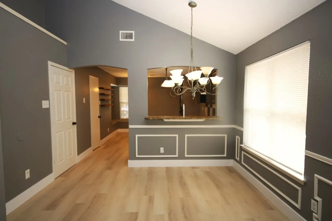 Single Family Residence For Rent in Tarrant County , 6414 Juliette Run, Arlington, Texas 76002, 5 Bedroom, 3 Bathroom, 2 Garage spaces, 1,869 Sqft, built in 1997, mls#21396436, Real Estate Agent in Arlington, Homes For Rent in Tarrant county, Homes For Rent in Arlington, Realtor in Arlington Texas, Real Estate Brokerage Independent Realty Texas, Luminita Cordes Realtor