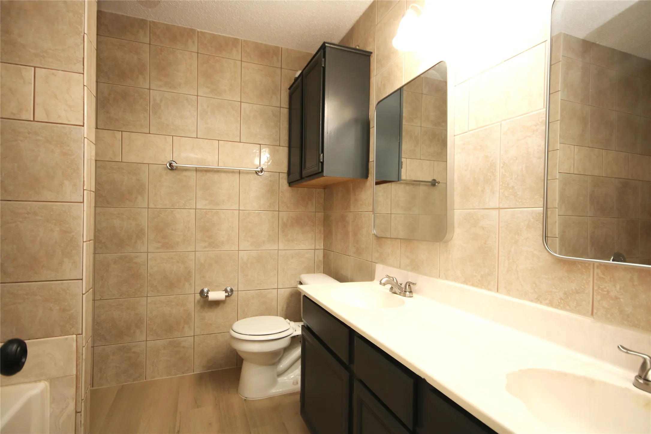 Single Family Residence For Rent in Tarrant County , 6414 Juliette Run, Arlington, Texas 76002, 5 Bedroom, 3 Bathroom, 2 Garage spaces, 1,869 Sqft, built in 1997, mls#21396436, Real Estate Agent in Arlington, Homes For Rent in Tarrant county, Homes For Rent in Arlington, Realtor in Arlington Texas, Real Estate Brokerage Independent Realty Texas, Luminita Cordes Realtor