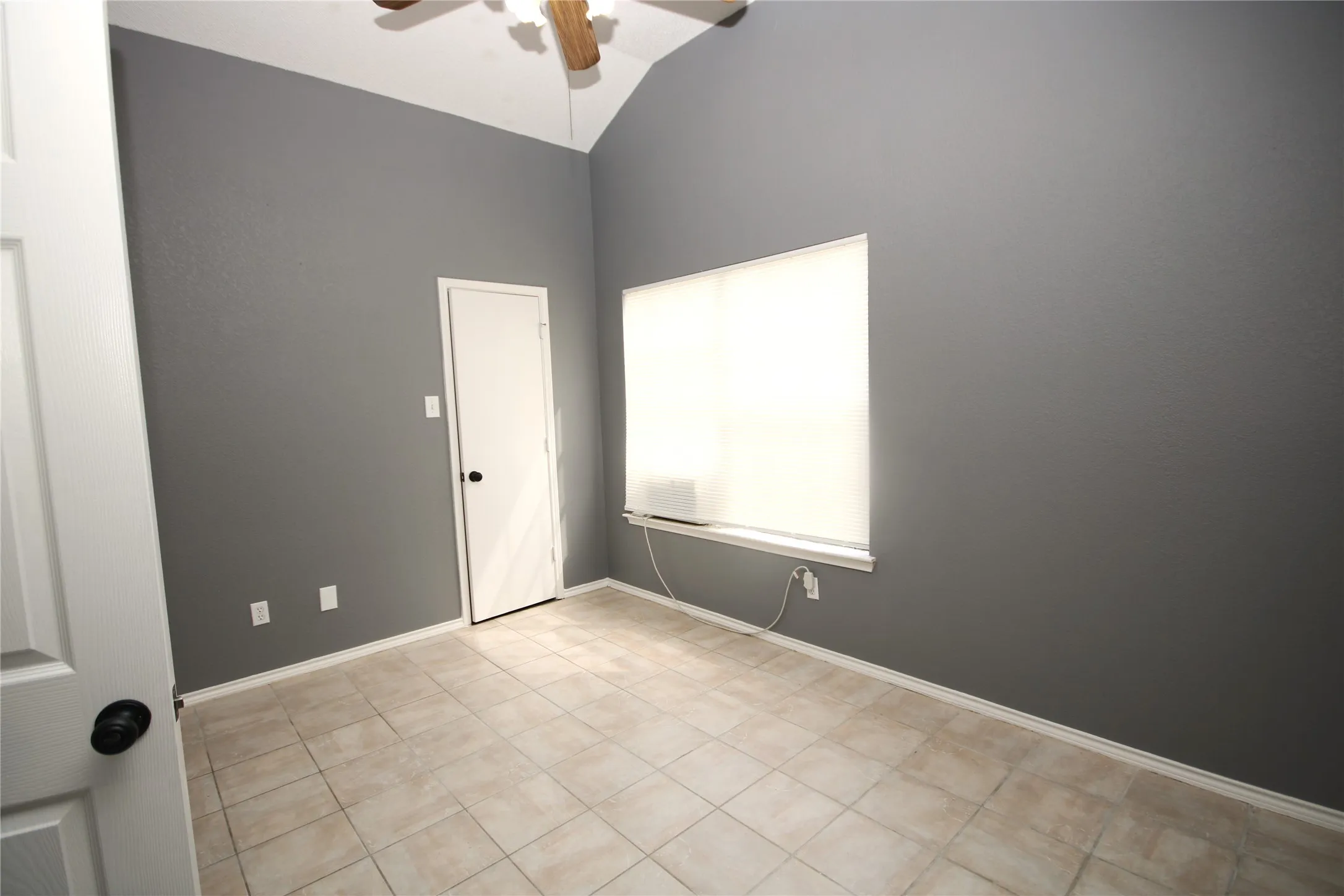 Single Family Residence For Rent in Tarrant County , 6414 Juliette Run, Arlington, Texas 76002, 5 Bedroom, 3 Bathroom, 2 Garage spaces, 1,869 Sqft, built in 1997, mls#21396436, Real Estate Agent in Arlington, Homes For Rent in Tarrant county, Homes For Rent in Arlington, Realtor in Arlington Texas, Real Estate Brokerage Independent Realty Texas, Luminita Cordes Realtor
