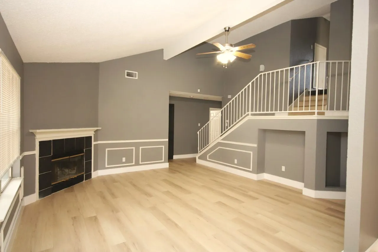 Single Family Residence For Rent in Tarrant County , 6414 Juliette Run, Arlington, Texas 76002, 5 Bedroom, 3 Bathroom, 2 Garage spaces, 1,869 Sqft, built in 1997, mls#21396436, Real Estate Agent in Arlington, Homes For Rent in Tarrant county, Homes For Rent in Arlington, Realtor in Arlington Texas, Real Estate Brokerage Independent Realty Texas, Luminita Cordes Realtor