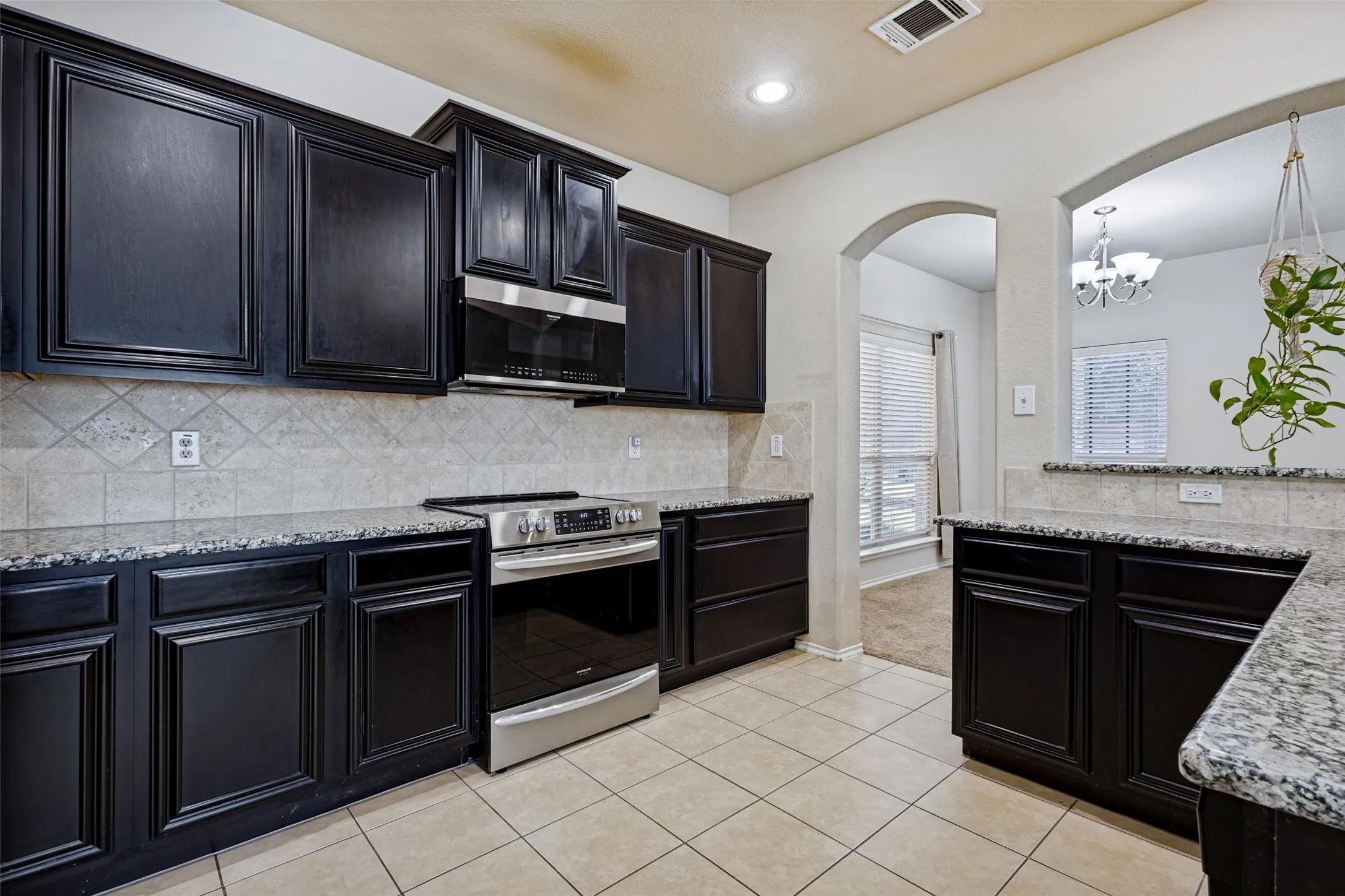 Single Family Residence For Sale in Collin County , 2201 Canyon Point, Mc Kinney, Texas 75071, 4 Bedroom, 3 Bathroom, 2 Garage spaces, 2,394 Sqft, built in 2011, mls#21400055, Real Estate Agent in Mc Kinney, Homes For Sale in Collin county, Homes For Sale in Mc Kinney, Realtor in Mc Kinney Texas, Real Estate Brokerage Independent Realty Texas, Luminita Cordes Realtor