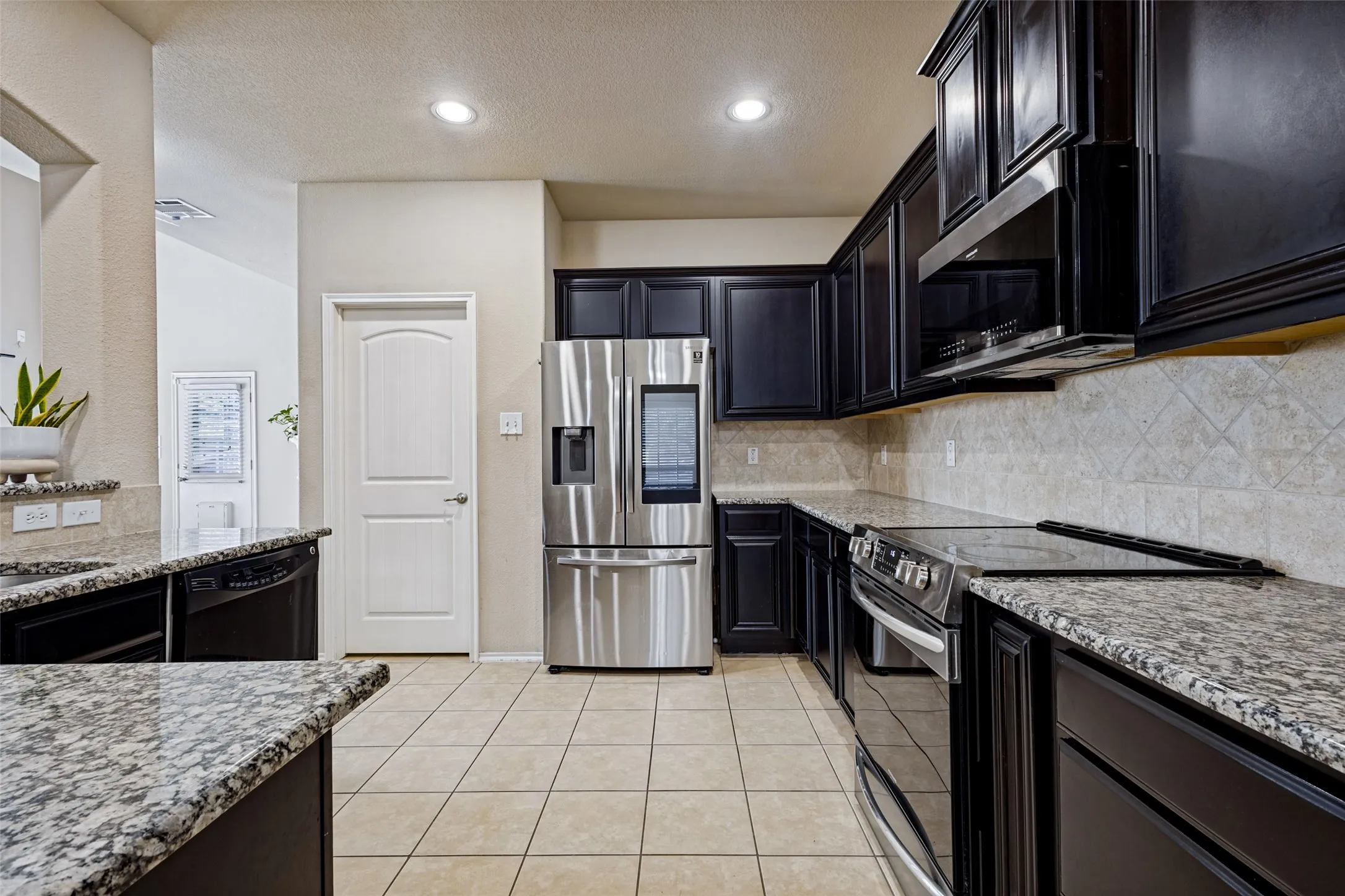 Single Family Residence For Sale in Collin County , 2201 Canyon Point, Mc Kinney, Texas 75071, 4 Bedroom, 3 Bathroom, 2 Garage spaces, 2,394 Sqft, built in 2011, mls#21400055, Real Estate Agent in Mc Kinney, Homes For Sale in Collin county, Homes For Sale in Mc Kinney, Realtor in Mc Kinney Texas, Real Estate Brokerage Independent Realty Texas, Luminita Cordes Realtor