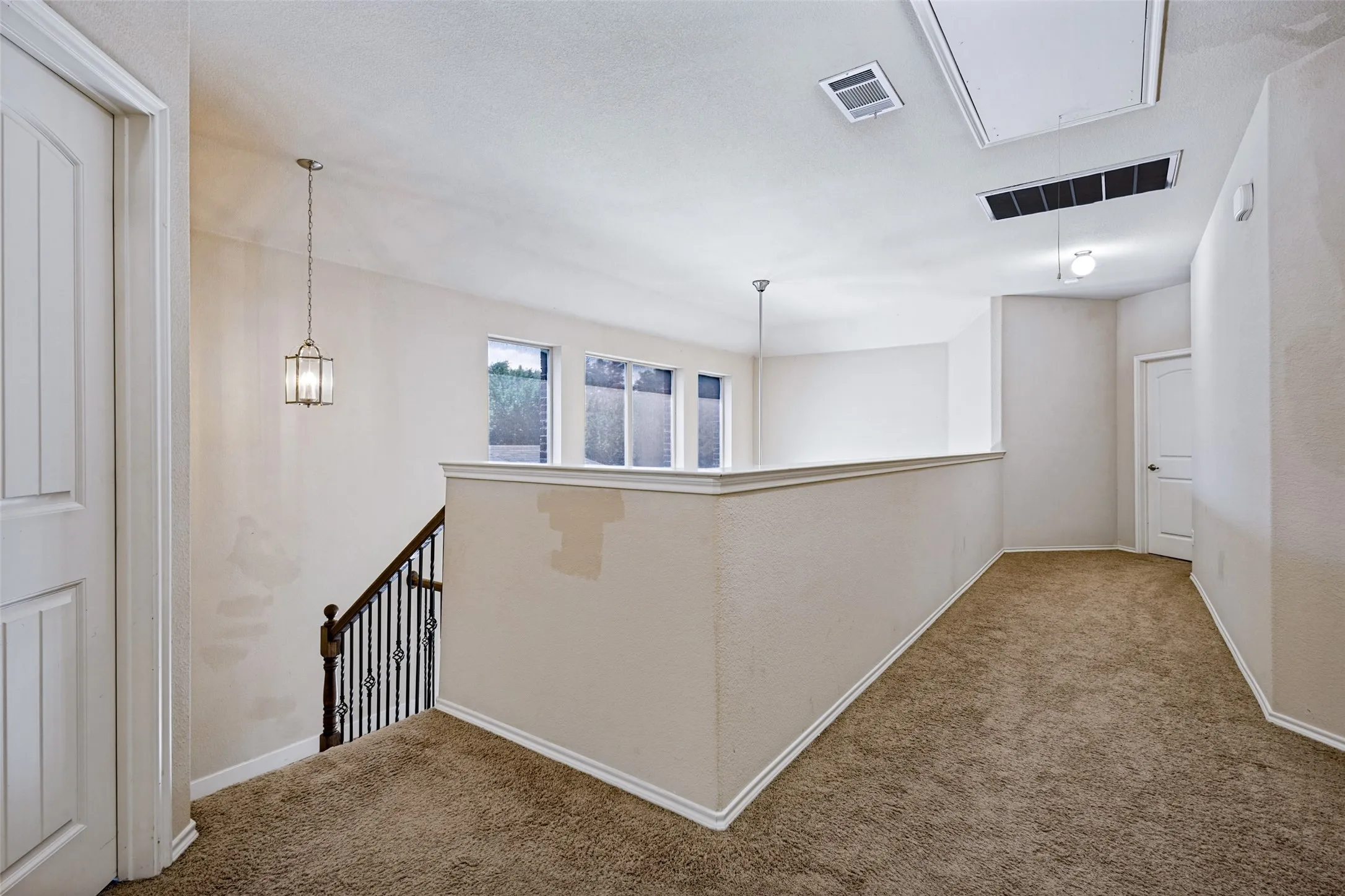 Single Family Residence For Sale in Collin County , 2201 Canyon Point, Mc Kinney, Texas 75071, 4 Bedroom, 3 Bathroom, 2 Garage spaces, 2,394 Sqft, built in 2011, mls#21400055, Real Estate Agent in Mc Kinney, Homes For Sale in Collin county, Homes For Sale in Mc Kinney, Realtor in Mc Kinney Texas, Real Estate Brokerage Independent Realty Texas, Luminita Cordes Realtor