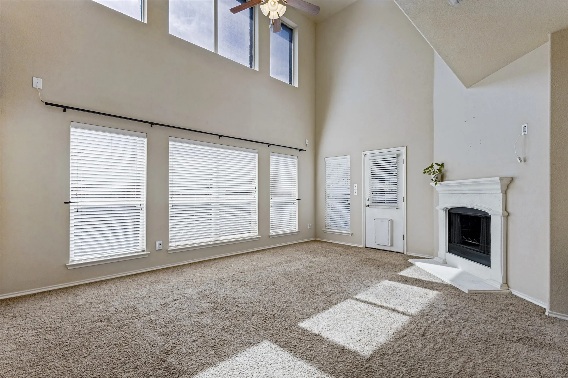 Single Family Residence For Sale in Collin County , 2201 Canyon Point, Mc Kinney, Texas 75071, 4 Bedroom, 3 Bathroom, 2 Garage spaces, 2,394 Sqft, built in 2011, mls#21400055, Real Estate Agent in Mc Kinney, Homes For Sale in Collin county, Homes For Sale in Mc Kinney, Realtor in Mc Kinney Texas, Real Estate Brokerage Independent Realty Texas, Luminita Cordes Realtor