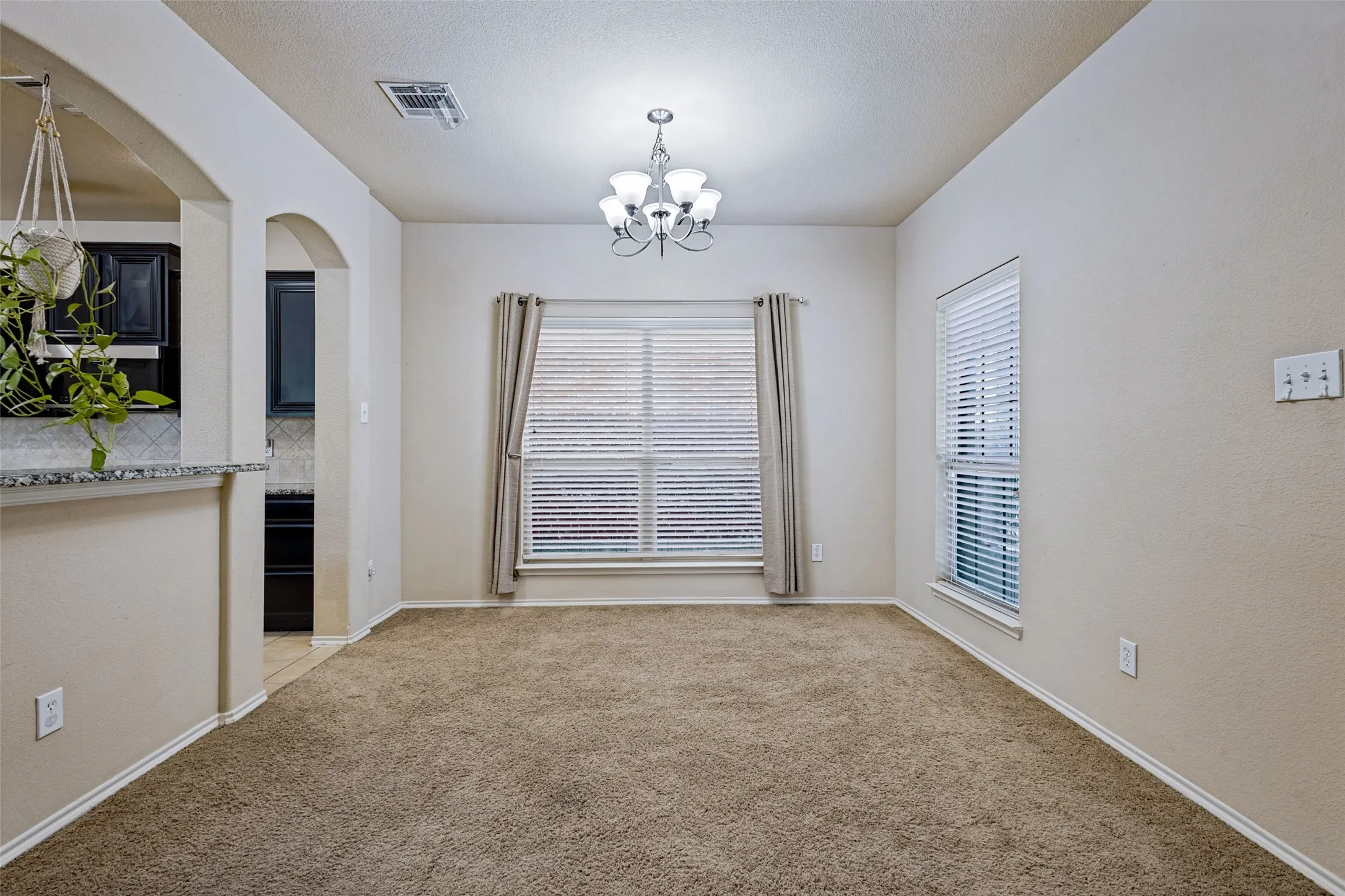 Single Family Residence For Sale in Collin County , 2201 Canyon Point, Mc Kinney, Texas 75071, 4 Bedroom, 3 Bathroom, 2 Garage spaces, 2,394 Sqft, built in 2011, mls#21400055, Real Estate Agent in Mc Kinney, Homes For Sale in Collin county, Homes For Sale in Mc Kinney, Realtor in Mc Kinney Texas, Real Estate Brokerage Independent Realty Texas, Luminita Cordes Realtor