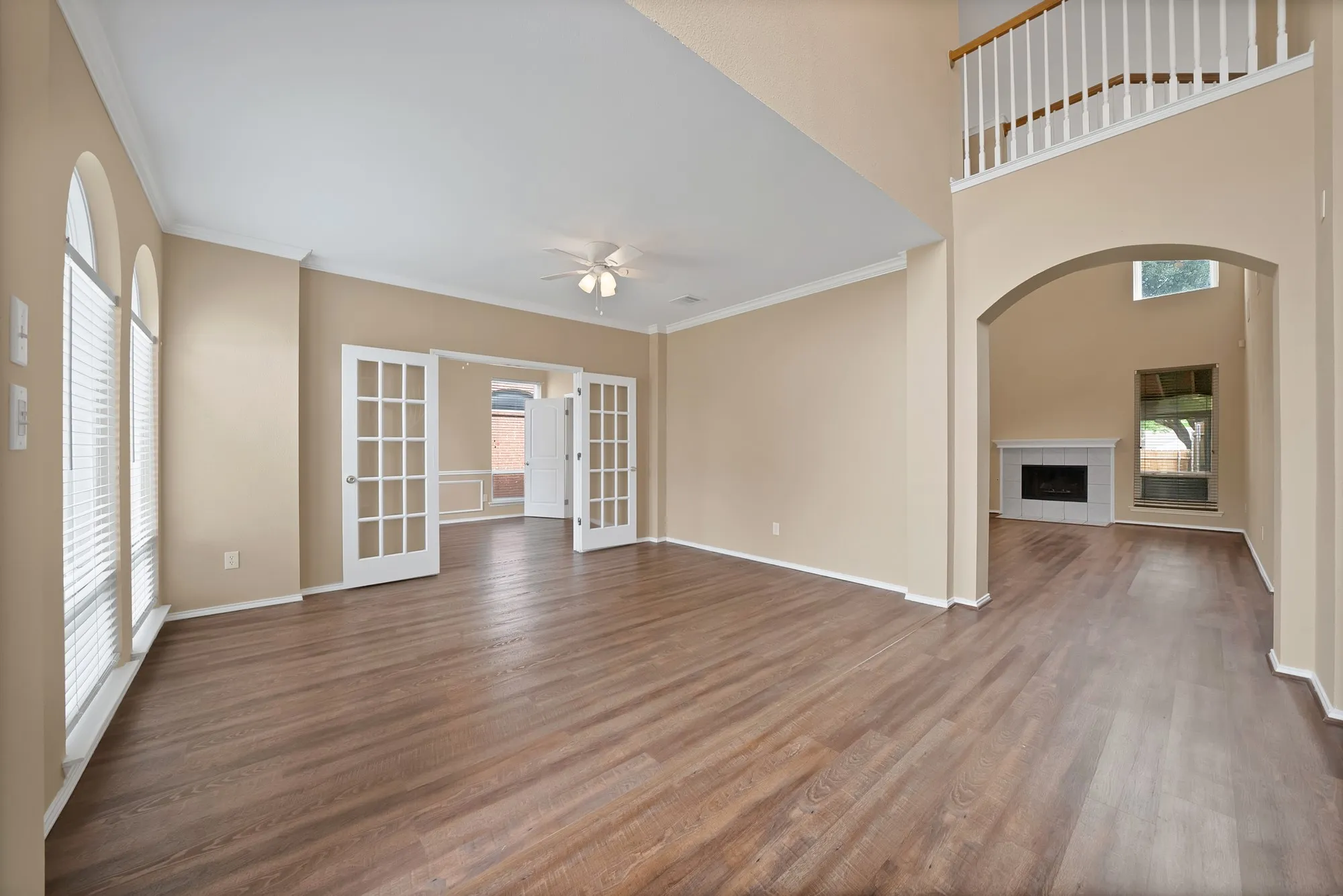 Single Family Residence For Sale in Dallas County , 2513 Pecan Meadow Drive, Garland, Texas 75040, 3 Bedroom, 3 Bathroom, 2 Garage spaces, 2,946 Sqft, built in 1996, mls#21399494, Real Estate Agent in Garland, Homes For Sale in Dallas county, Homes For Sale in Garland, Realtor in Garland Texas, Real Estate Brokerage Independent Realty Texas, Luminita Cordes Realtor