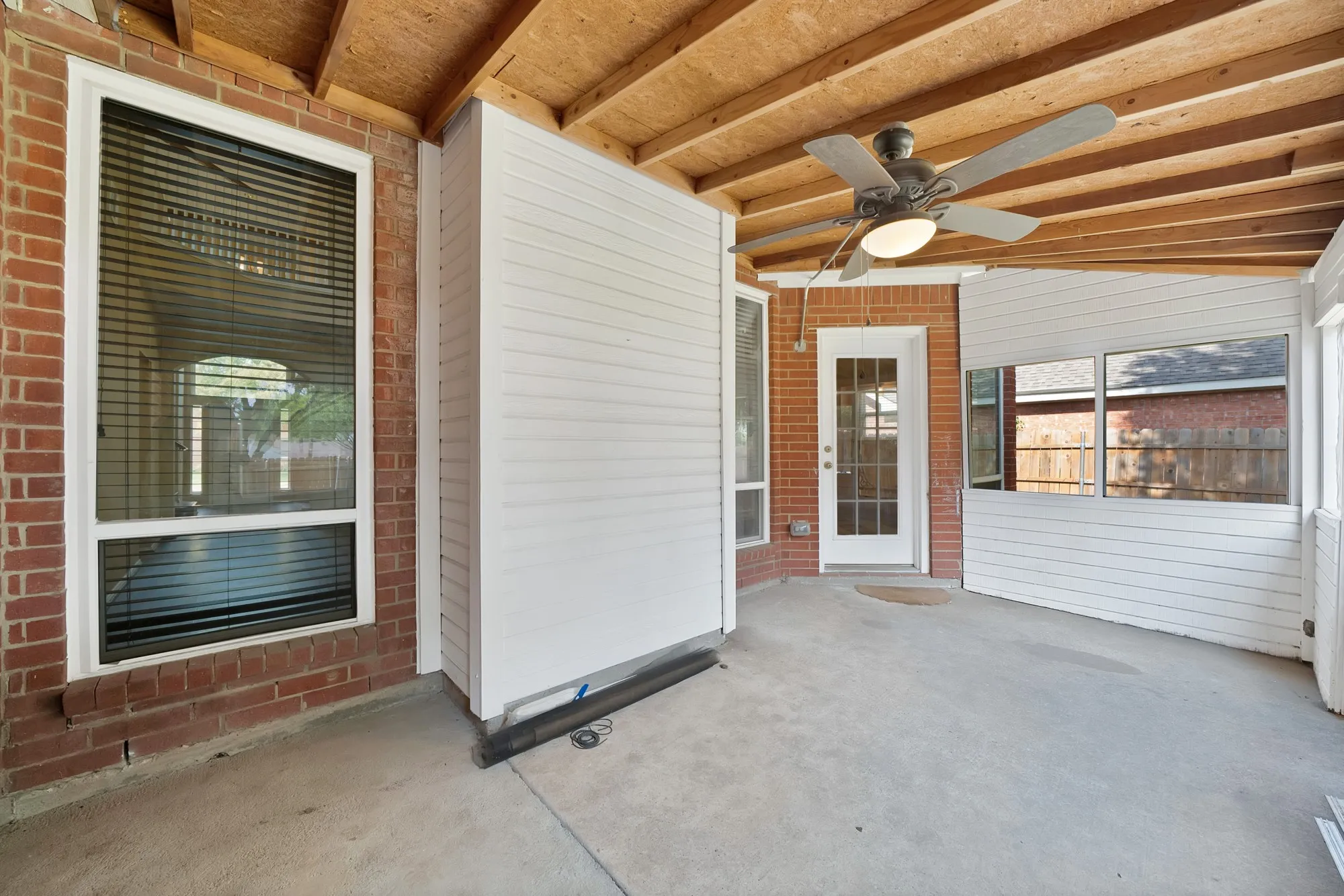 Single Family Residence For Sale in Dallas County , 2513 Pecan Meadow Drive, Garland, Texas 75040, 3 Bedroom, 3 Bathroom, 2 Garage spaces, 2,946 Sqft, built in 1996, mls#21399494, Real Estate Agent in Garland, Homes For Sale in Dallas county, Homes For Sale in Garland, Realtor in Garland Texas, Real Estate Brokerage Independent Realty Texas, Luminita Cordes Realtor