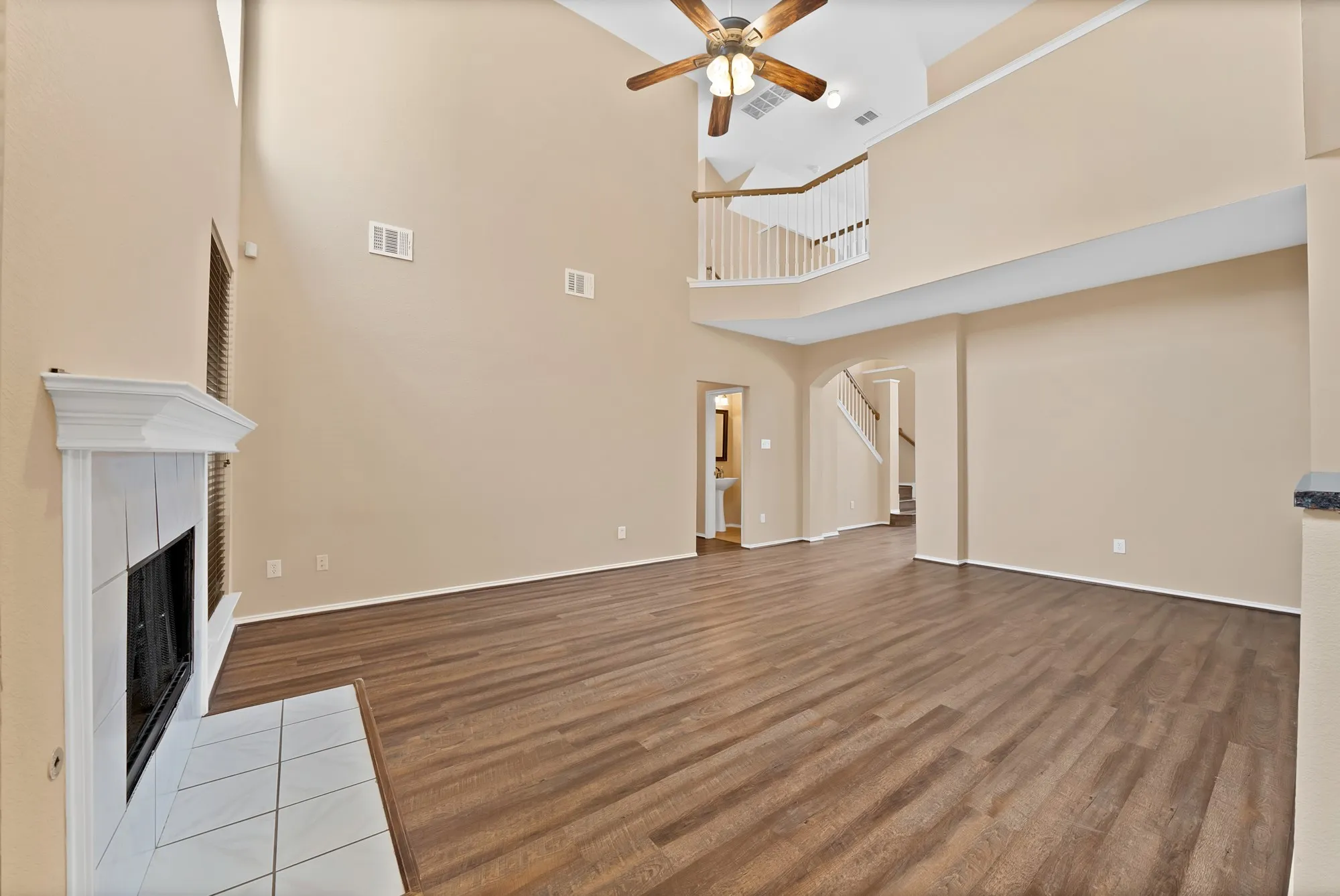 Single Family Residence For Sale in Dallas County , 2513 Pecan Meadow Drive, Garland, Texas 75040, 3 Bedroom, 3 Bathroom, 2 Garage spaces, 2,946 Sqft, built in 1996, mls#21399494, Real Estate Agent in Garland, Homes For Sale in Dallas county, Homes For Sale in Garland, Realtor in Garland Texas, Real Estate Brokerage Independent Realty Texas, Luminita Cordes Realtor