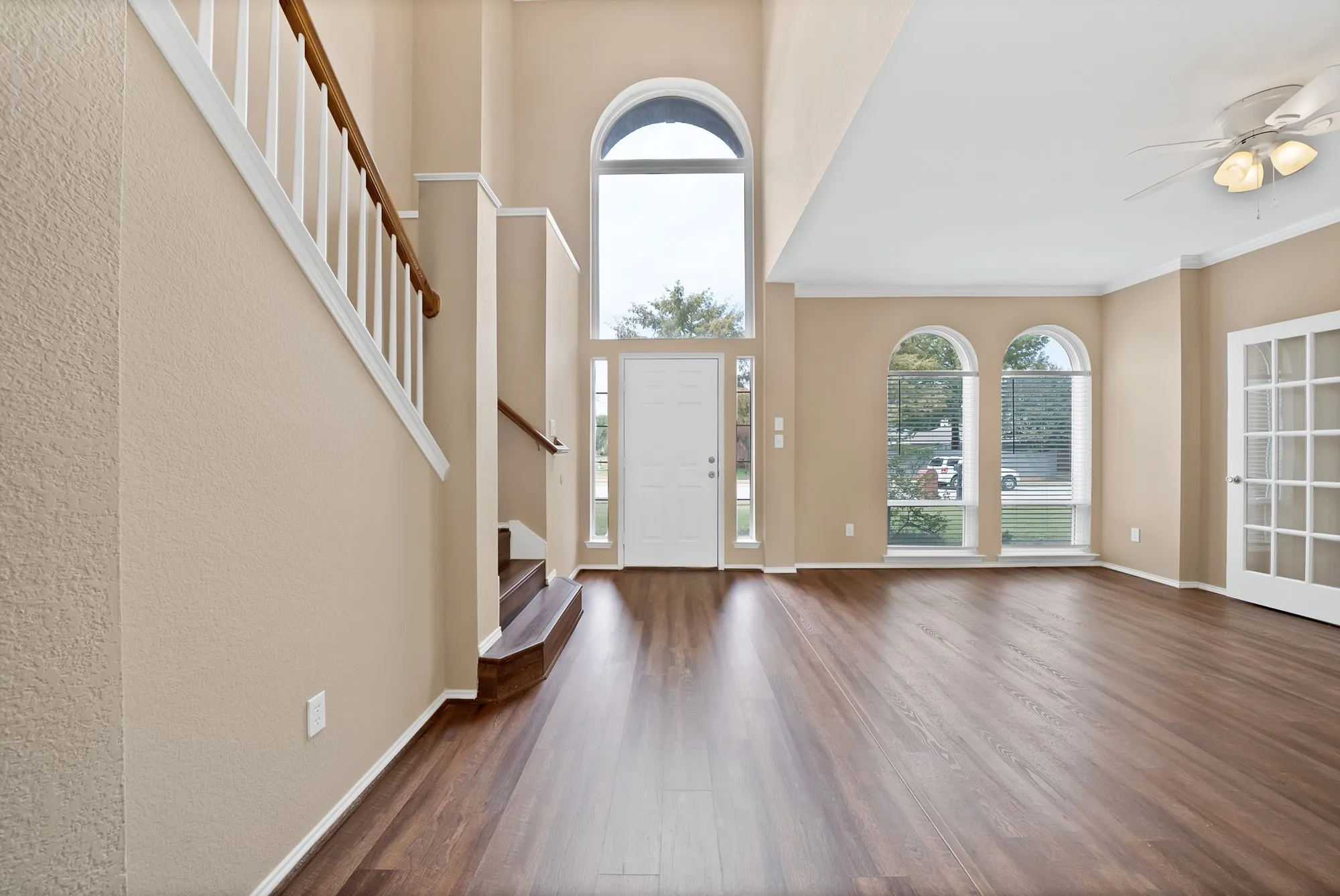 Single Family Residence For Sale in Dallas County , 2513 Pecan Meadow Drive, Garland, Texas 75040, 3 Bedroom, 3 Bathroom, 2 Garage spaces, 2,946 Sqft, built in 1996, mls#21399494, Real Estate Agent in Garland, Homes For Sale in Dallas county, Homes For Sale in Garland, Realtor in Garland Texas, Real Estate Brokerage Independent Realty Texas, Luminita Cordes Realtor