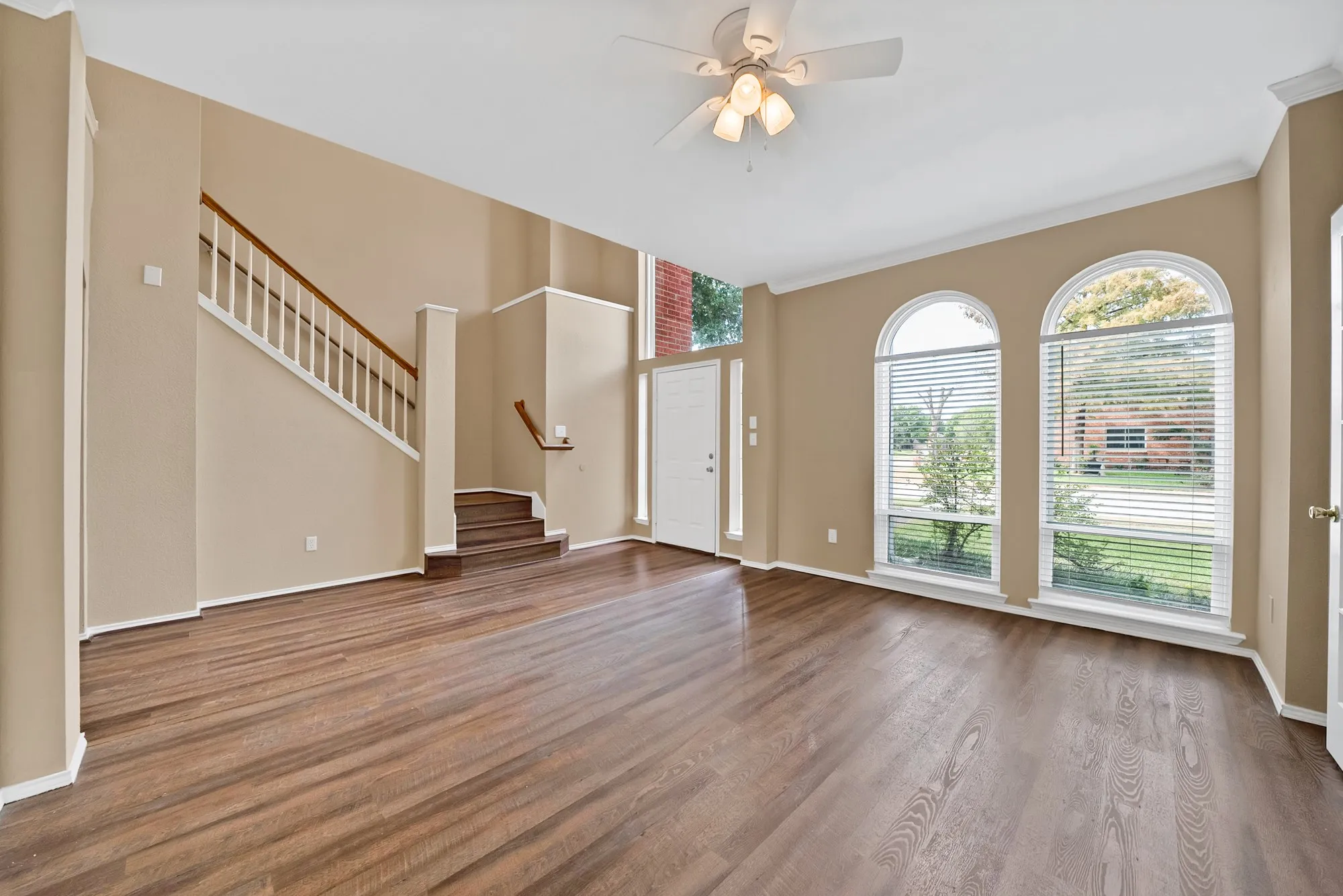 Single Family Residence For Sale in Dallas County , 2513 Pecan Meadow Drive, Garland, Texas 75040, 3 Bedroom, 3 Bathroom, 2 Garage spaces, 2,946 Sqft, built in 1996, mls#21399494, Real Estate Agent in Garland, Homes For Sale in Dallas county, Homes For Sale in Garland, Realtor in Garland Texas, Real Estate Brokerage Independent Realty Texas, Luminita Cordes Realtor