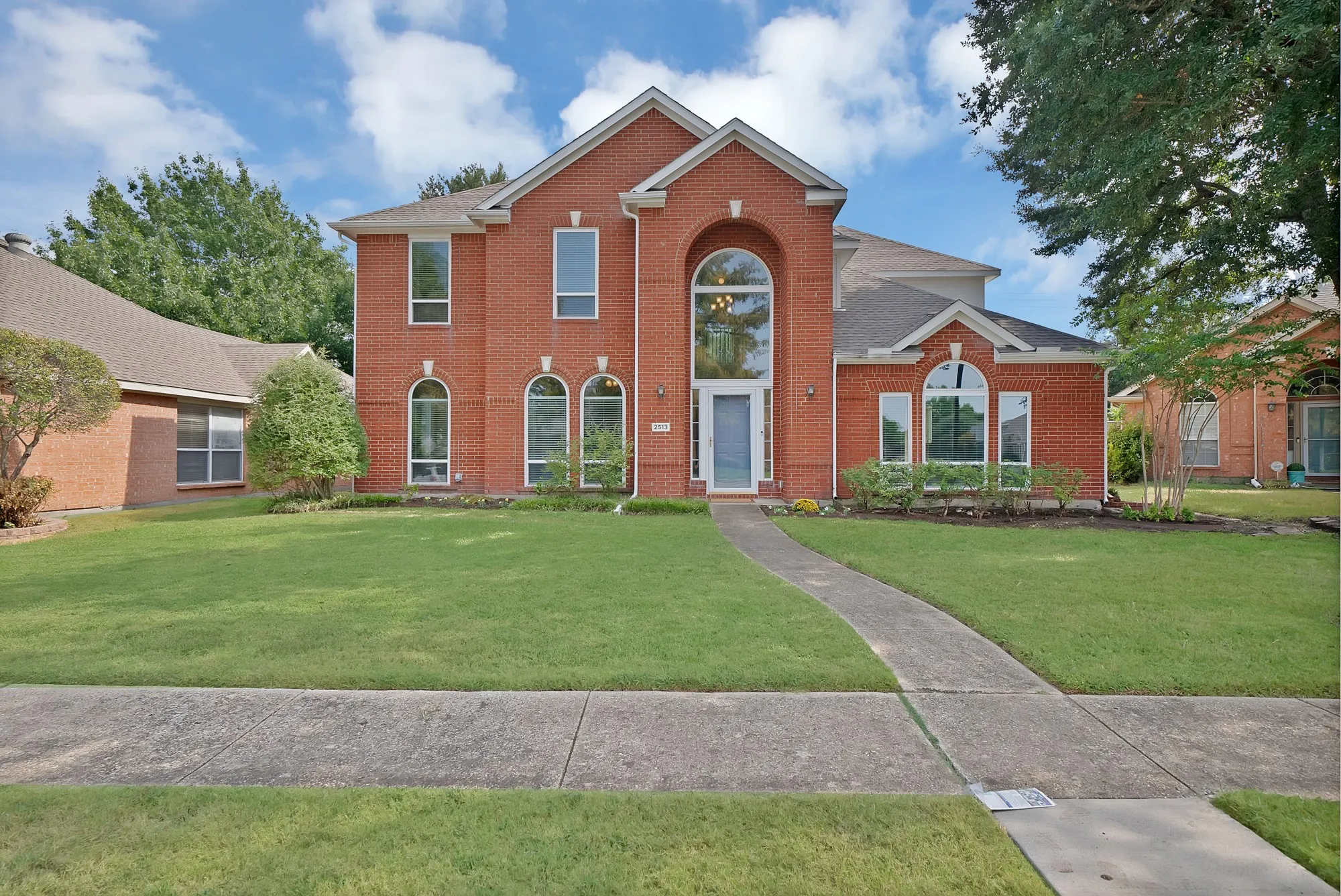 Single Family Residence For Sale in Dallas County , 2513 Pecan Meadow Drive, Garland, Texas 75040, 3 Bedroom, 3 Bathroom, 2 Garage spaces, 2,946 Sqft, built in 1996, mls#21399494, Real Estate Agent in Garland, Homes For Sale in Dallas county, Homes For Sale in Garland, Realtor in Garland Texas, Real Estate Brokerage Independent Realty Texas, Luminita Cordes Realtor