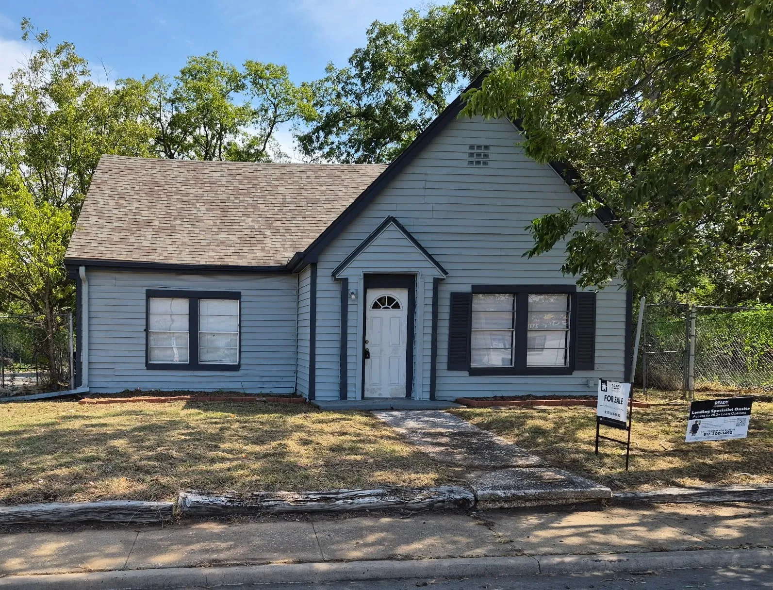 Single Family Residence For Sale in Grayson County , 522 N Austin Avenue, Denison, Texas 75020, 2 Bedroom, 1 Bathroom, Garage spaces, 1,116 Sqft, built in 1940, mls#21392061, Real Estate Agent in Denison, Homes For Sale in Grayson county, Homes For Sale in Denison, Realtor in Denison Texas, Real Estate Brokerage Independent Realty Texas, Luminita Cordes Realtor