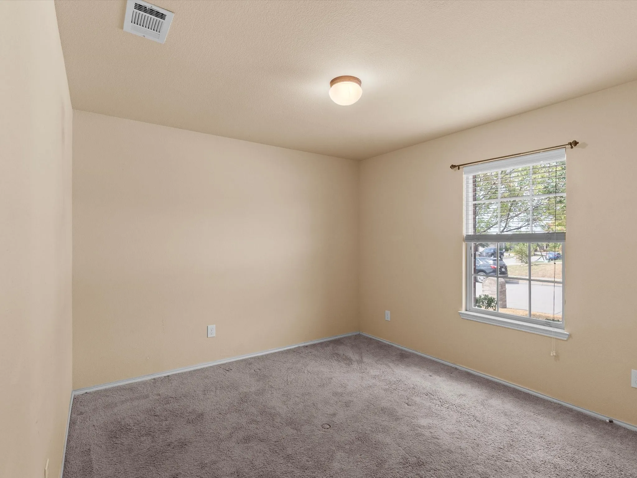 Single Family Residence For Sale in Denton County , 14721 Brandon Drive, Little Elm, Texas 75068, 3 Bedroom, 2 Bathroom, 2 Garage spaces, 1,433 Sqft, built in 2012, mls#21400142, Real Estate Agent in Little Elm, Homes For Sale in Denton county, Homes For Sale in Little Elm, Realtor in Little Elm Texas, Real Estate Brokerage Independent Realty Texas, Luminita Cordes Realtor