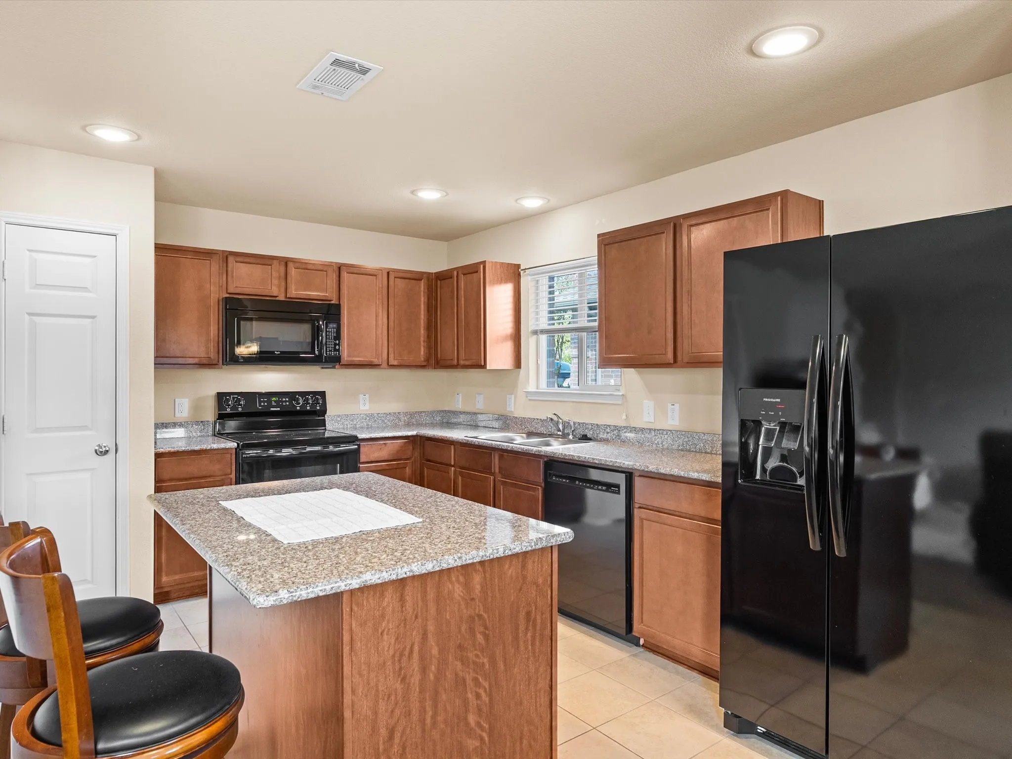 Single Family Residence For Sale in Denton County , 14721 Brandon Drive, Little Elm, Texas 75068, 3 Bedroom, 2 Bathroom, 2 Garage spaces, 1,433 Sqft, built in 2012, mls#21400142, Real Estate Agent in Little Elm, Homes For Sale in Denton county, Homes For Sale in Little Elm, Realtor in Little Elm Texas, Real Estate Brokerage Independent Realty Texas, Luminita Cordes Realtor