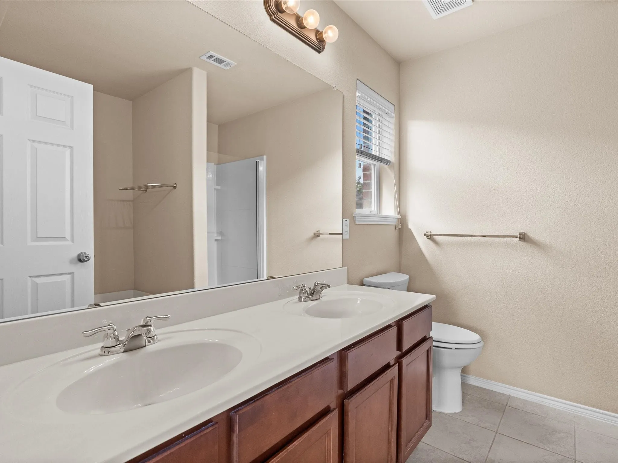 Single Family Residence For Sale in Denton County , 14721 Brandon Drive, Little Elm, Texas 75068, 3 Bedroom, 2 Bathroom, 2 Garage spaces, 1,433 Sqft, built in 2012, mls#21400142, Real Estate Agent in Little Elm, Homes For Sale in Denton county, Homes For Sale in Little Elm, Realtor in Little Elm Texas, Real Estate Brokerage Independent Realty Texas, Luminita Cordes Realtor