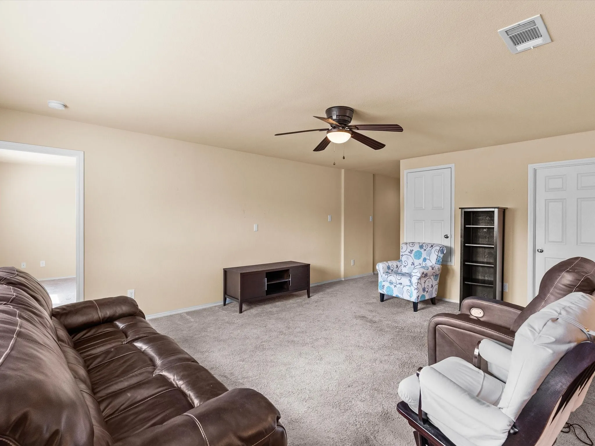 Single Family Residence For Sale in Denton County , 14721 Brandon Drive, Little Elm, Texas 75068, 3 Bedroom, 2 Bathroom, 2 Garage spaces, 1,433 Sqft, built in 2012, mls#21400142, Real Estate Agent in Little Elm, Homes For Sale in Denton county, Homes For Sale in Little Elm, Realtor in Little Elm Texas, Real Estate Brokerage Independent Realty Texas, Luminita Cordes Realtor