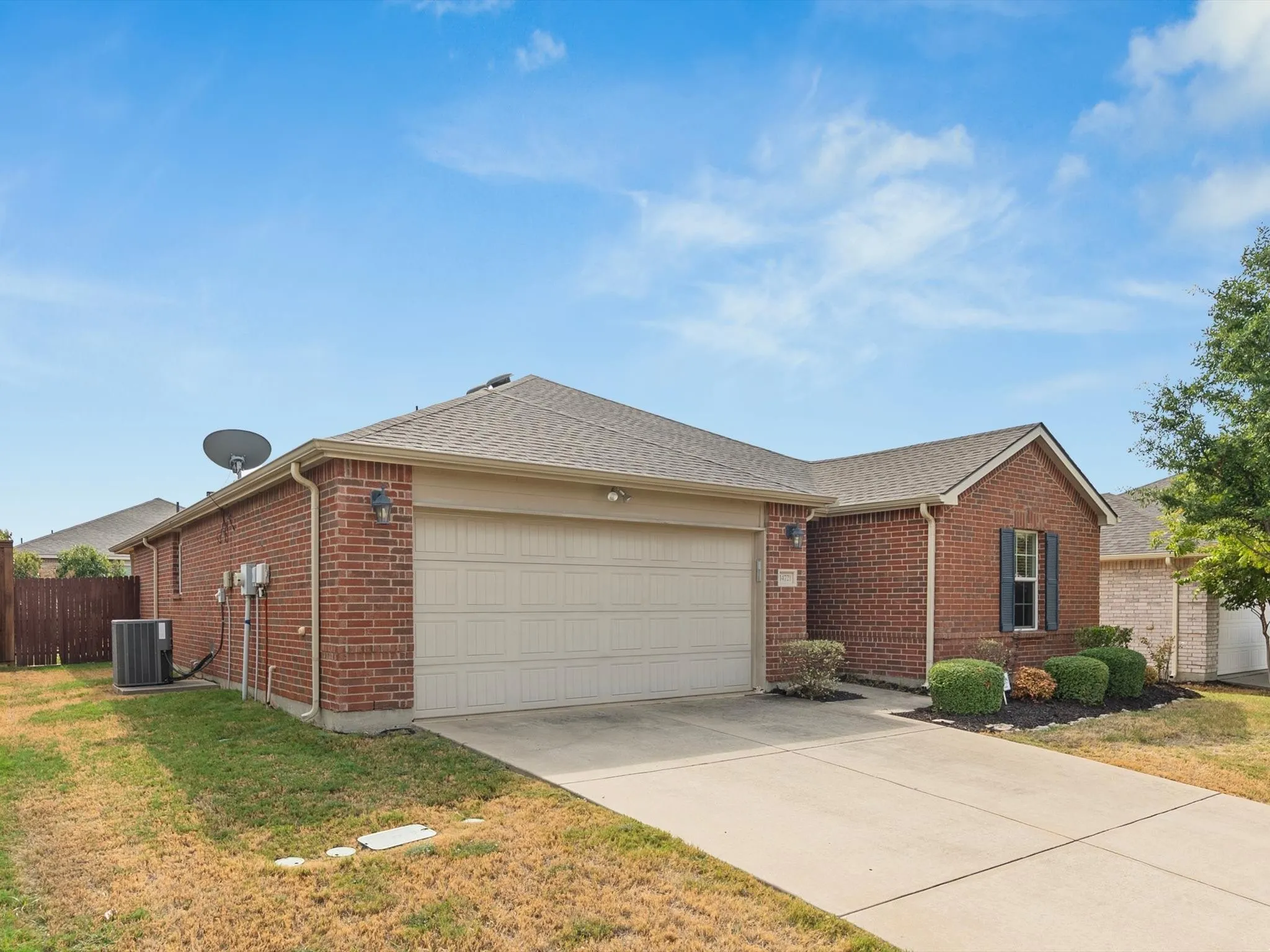 Single Family Residence For Sale in Denton County , 14721 Brandon Drive, Little Elm, Texas 75068, 3 Bedroom, 2 Bathroom, 2 Garage spaces, 1,433 Sqft, built in 2012, mls#21400142, Real Estate Agent in Little Elm, Homes For Sale in Denton county, Homes For Sale in Little Elm, Realtor in Little Elm Texas, Real Estate Brokerage Independent Realty Texas, Luminita Cordes Realtor