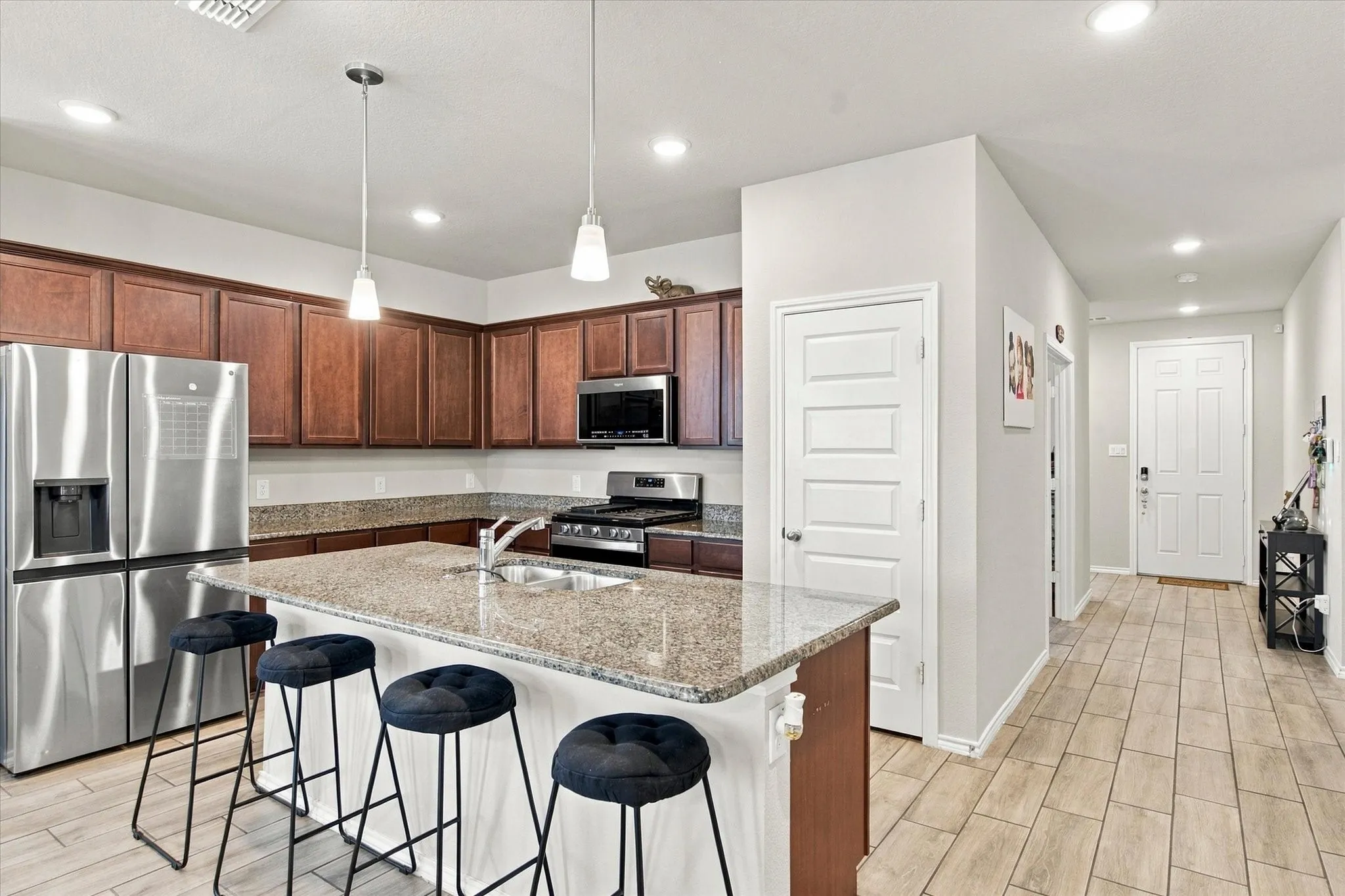 Single Family Residence For Sale in Ellis County , 417 Burrow Drive, Waxahachie, Texas 75167, 4 Bedroom, 3 Bathroom, 2 Garage spaces, 2,372 Sqft, built in 2022, mls#21396705, Real Estate Agent in Waxahachie, Homes For Sale in Ellis county, Homes For Sale in Waxahachie, Realtor in Waxahachie Texas, Real Estate Brokerage Independent Realty Texas, Luminita Cordes Realtor