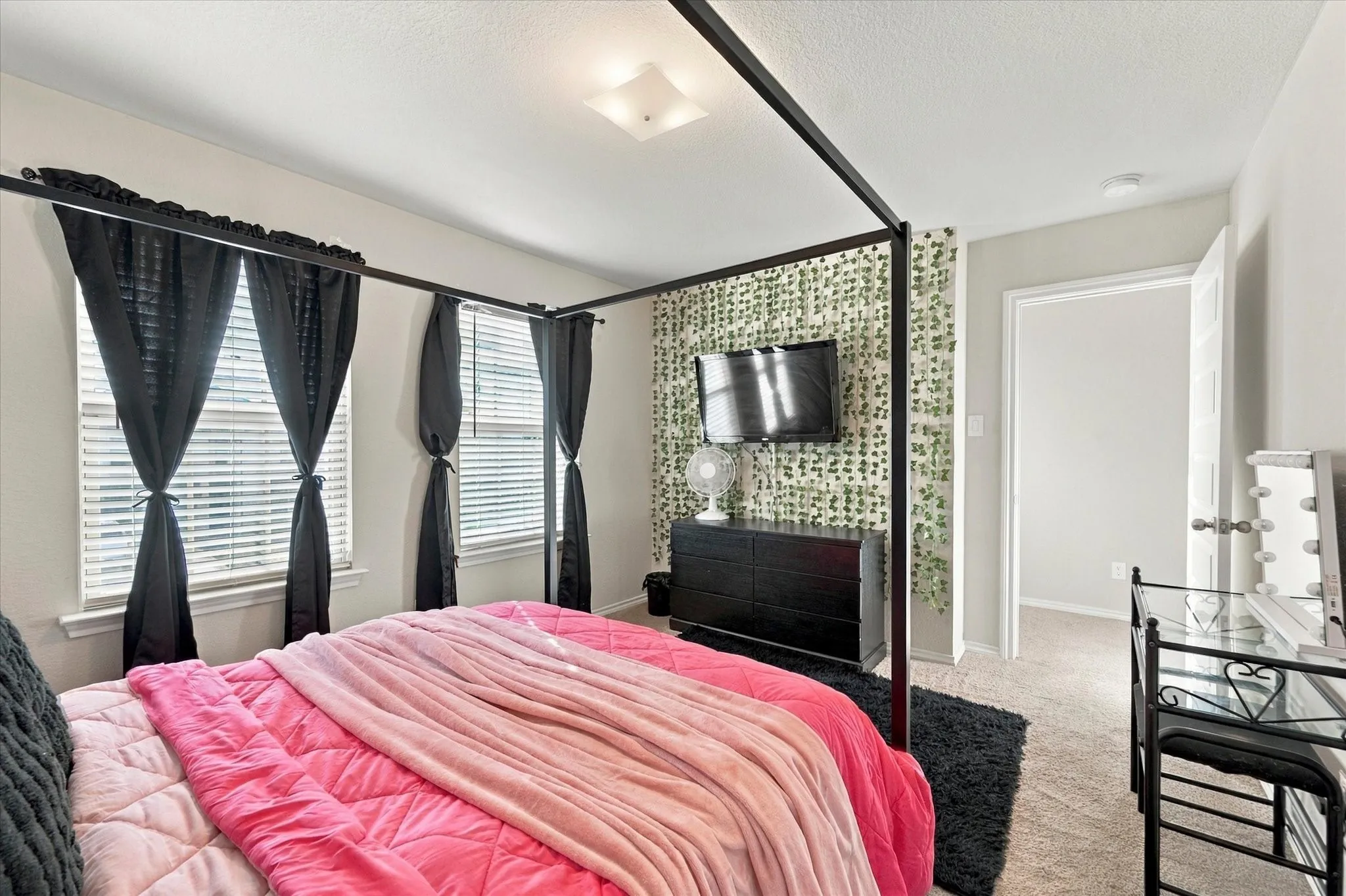 Single Family Residence For Sale in Ellis County , 417 Burrow Drive, Waxahachie, Texas 75167, 4 Bedroom, 3 Bathroom, 2 Garage spaces, 2,372 Sqft, built in 2022, mls#21396705, Real Estate Agent in Waxahachie, Homes For Sale in Ellis county, Homes For Sale in Waxahachie, Realtor in Waxahachie Texas, Real Estate Brokerage Independent Realty Texas, Luminita Cordes Realtor