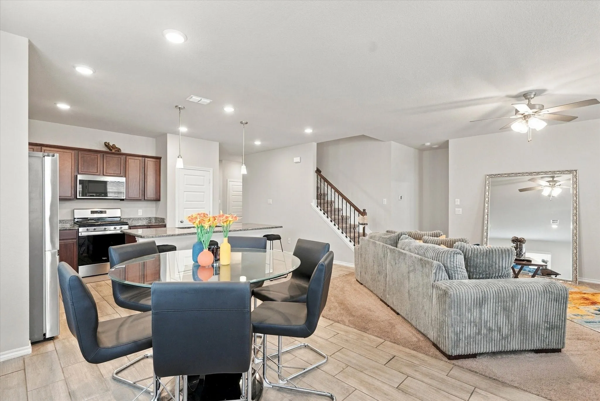 Single Family Residence For Sale in Ellis County , 417 Burrow Drive, Waxahachie, Texas 75167, 4 Bedroom, 3 Bathroom, 2 Garage spaces, 2,372 Sqft, built in 2022, mls#21396705, Real Estate Agent in Waxahachie, Homes For Sale in Ellis county, Homes For Sale in Waxahachie, Realtor in Waxahachie Texas, Real Estate Brokerage Independent Realty Texas, Luminita Cordes Realtor