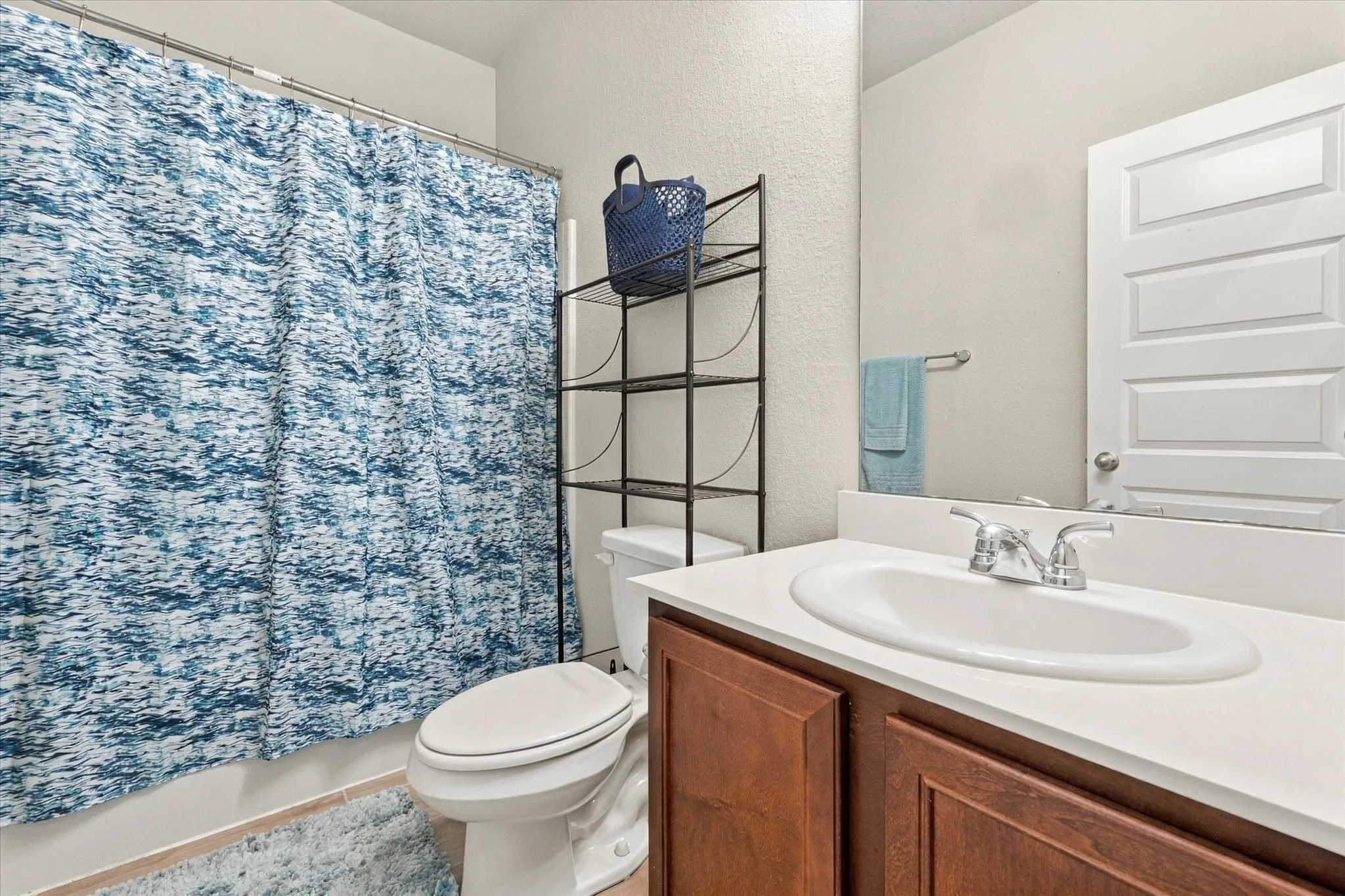 Single Family Residence For Sale in Ellis County , 417 Burrow Drive, Waxahachie, Texas 75167, 4 Bedroom, 3 Bathroom, 2 Garage spaces, 2,372 Sqft, built in 2022, mls#21396705, Real Estate Agent in Waxahachie, Homes For Sale in Ellis county, Homes For Sale in Waxahachie, Realtor in Waxahachie Texas, Real Estate Brokerage Independent Realty Texas, Luminita Cordes Realtor