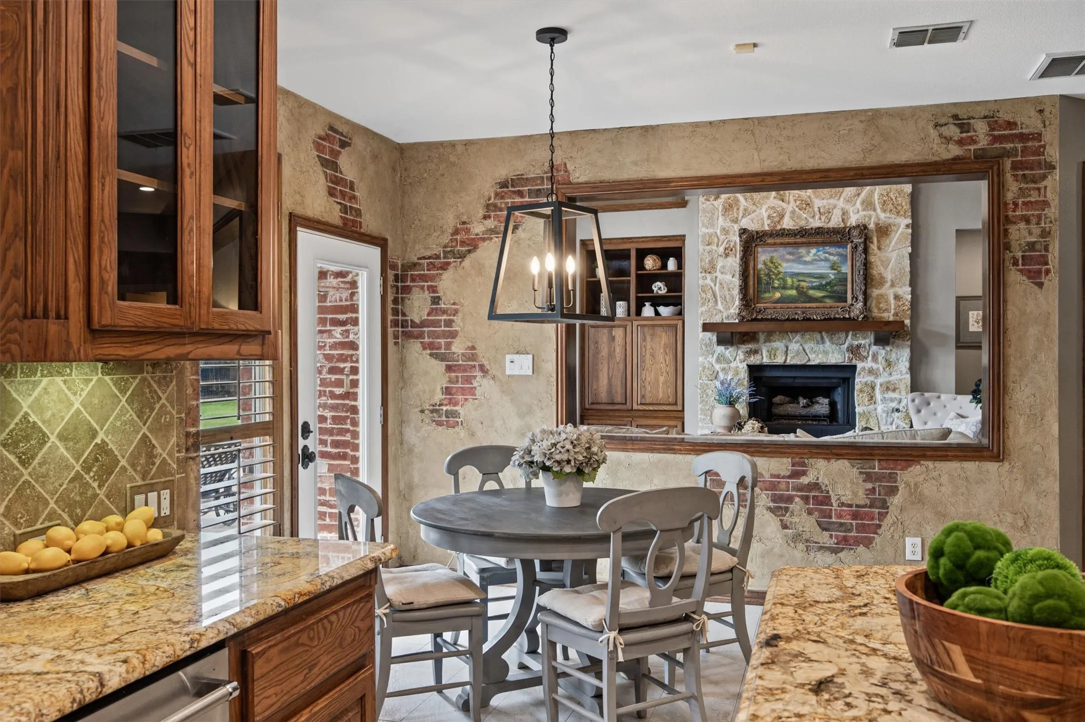 Single Family Residence For Sale in Denton County , 3917 Ashburton Way, Flower Mound, Texas 75022, 4 Bedroom, 4 Bathroom, 3 Garage spaces, 3,656 Sqft, built in 1998, mls#21398821, Real Estate Agent in Flower Mound, Homes For Sale in Denton county, Homes For Sale in Flower Mound, Realtor in Flower Mound Texas, Real Estate Brokerage Independent Realty Texas, Luminita Cordes Realtor