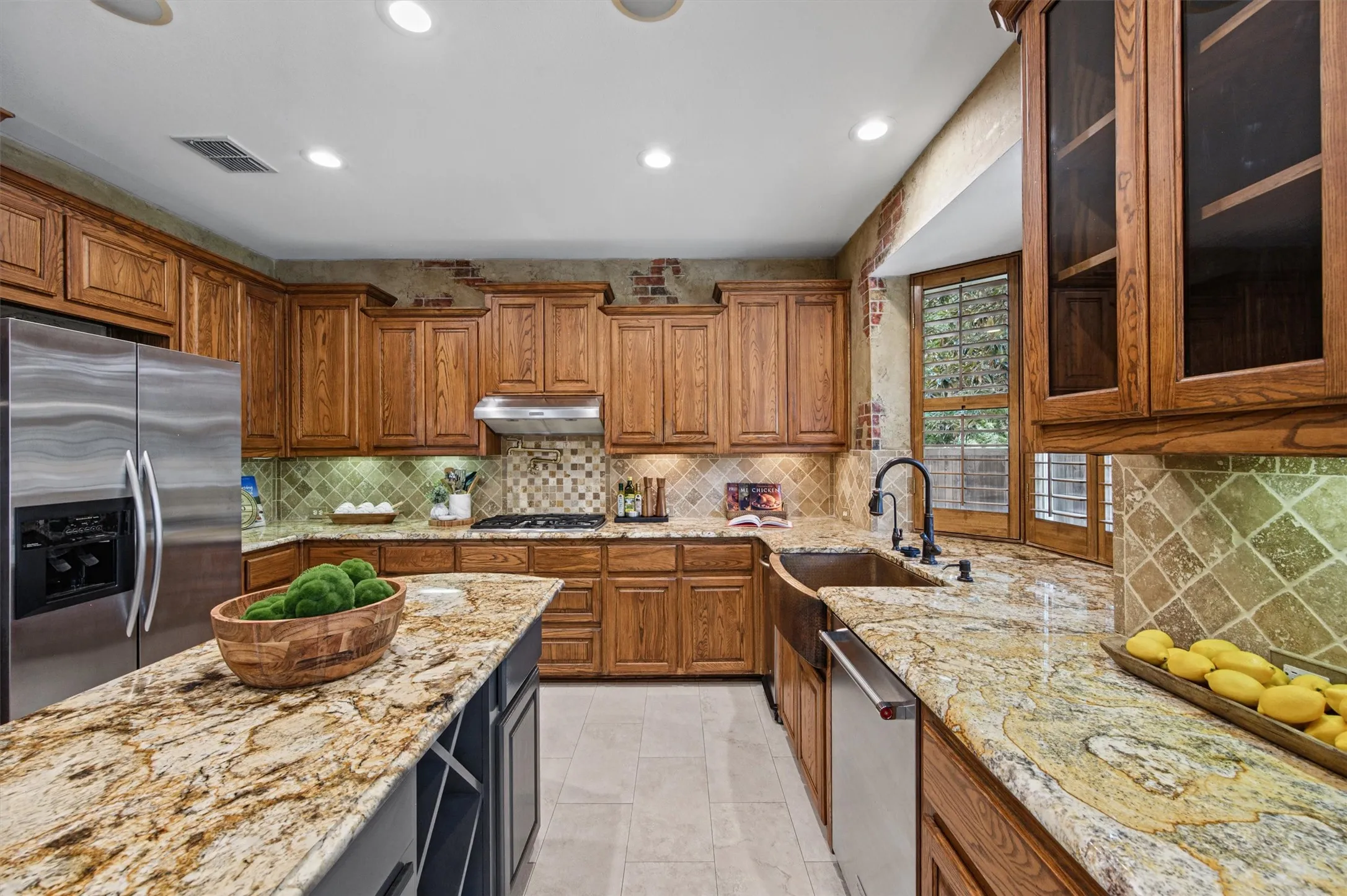 Single Family Residence For Sale in Denton County , 3917 Ashburton Way, Flower Mound, Texas 75022, 4 Bedroom, 4 Bathroom, 3 Garage spaces, 3,656 Sqft, built in 1998, mls#21398821, Real Estate Agent in Flower Mound, Homes For Sale in Denton county, Homes For Sale in Flower Mound, Realtor in Flower Mound Texas, Real Estate Brokerage Independent Realty Texas, Luminita Cordes Realtor