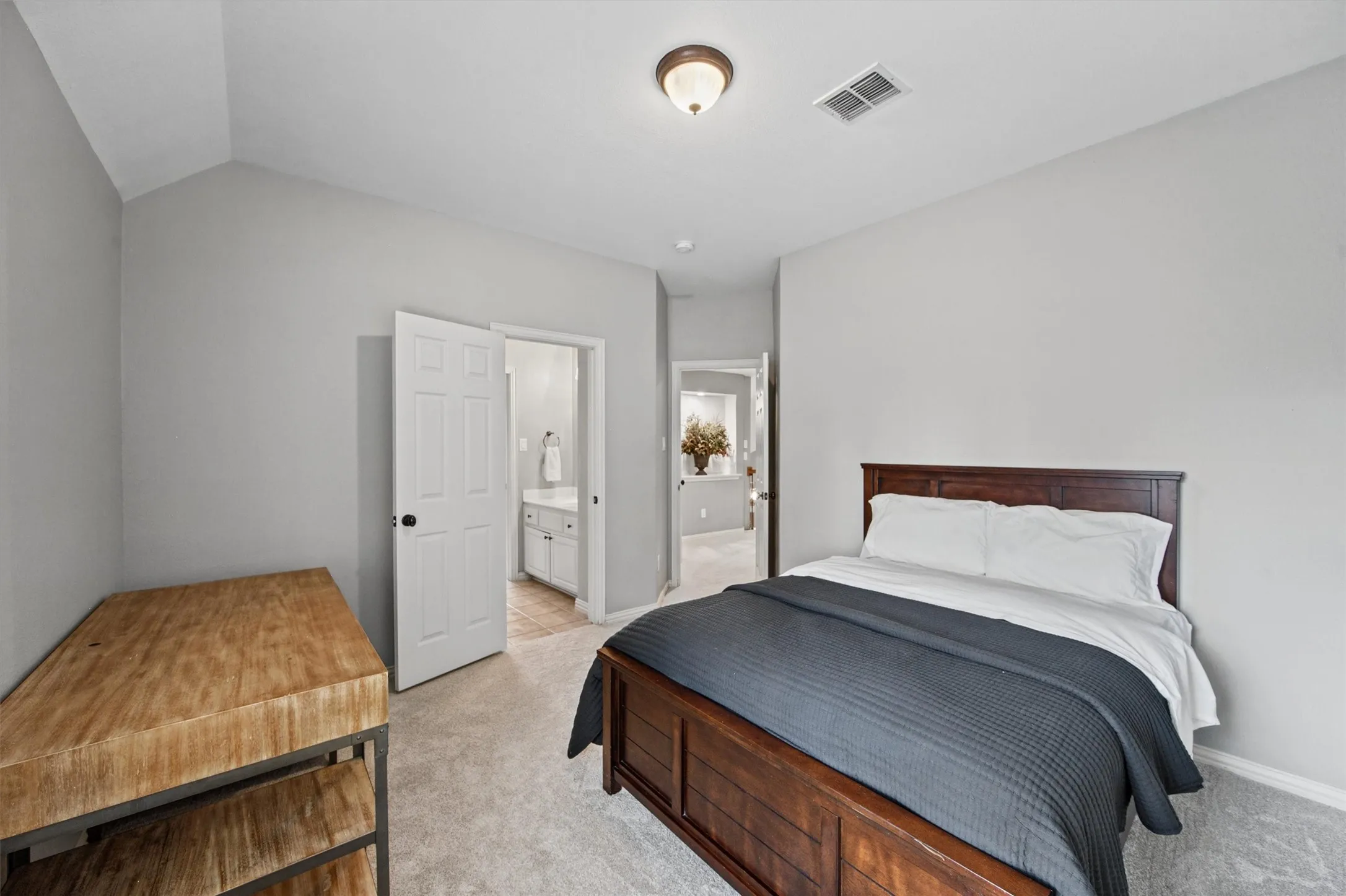 Single Family Residence For Sale in Denton County , 3917 Ashburton Way, Flower Mound, Texas 75022, 4 Bedroom, 4 Bathroom, 3 Garage spaces, 3,656 Sqft, built in 1998, mls#21398821, Real Estate Agent in Flower Mound, Homes For Sale in Denton county, Homes For Sale in Flower Mound, Realtor in Flower Mound Texas, Real Estate Brokerage Independent Realty Texas, Luminita Cordes Realtor