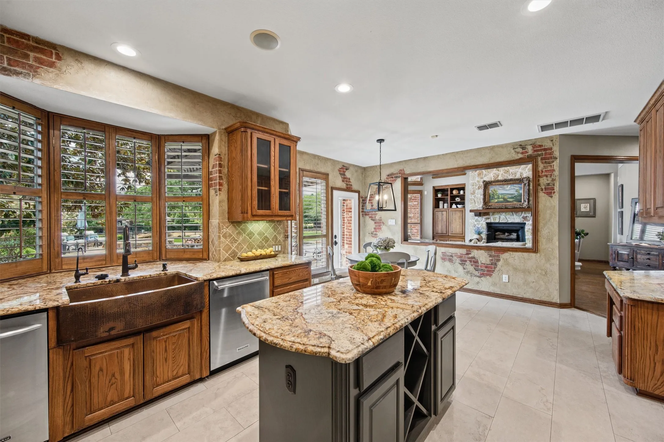 Single Family Residence For Sale in Denton County , 3917 Ashburton Way, Flower Mound, Texas 75022, 4 Bedroom, 4 Bathroom, 3 Garage spaces, 3,656 Sqft, built in 1998, mls#21398821, Real Estate Agent in Flower Mound, Homes For Sale in Denton county, Homes For Sale in Flower Mound, Realtor in Flower Mound Texas, Real Estate Brokerage Independent Realty Texas, Luminita Cordes Realtor