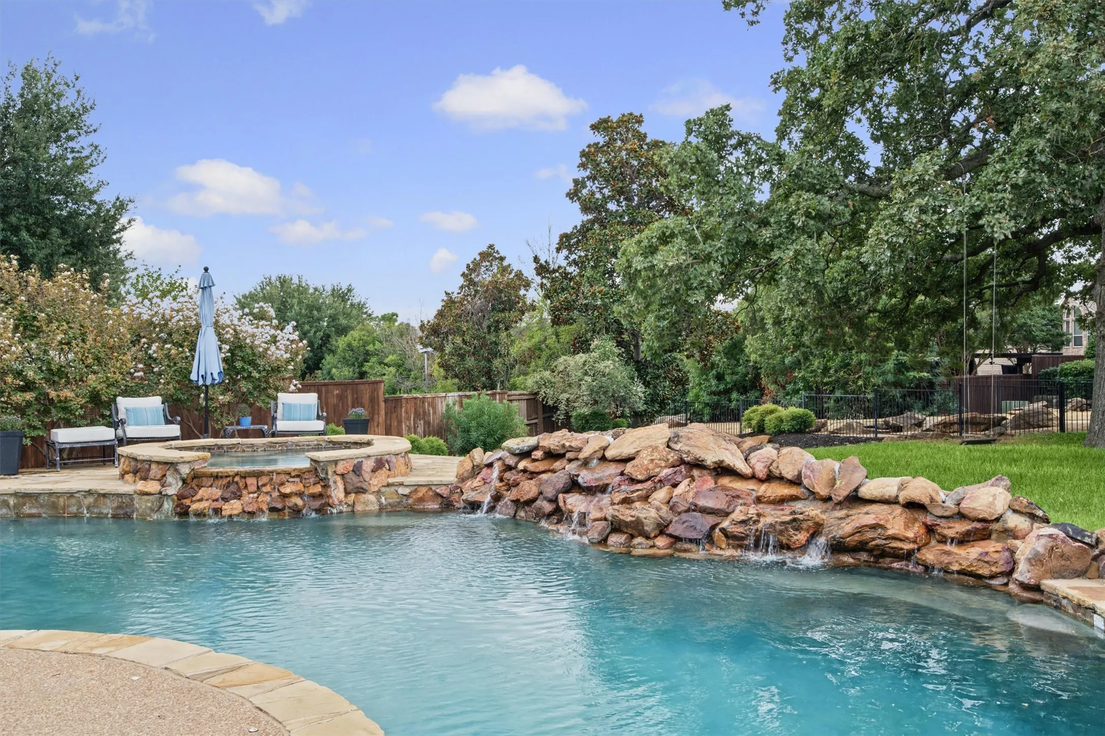 Single Family Residence For Sale in Denton County , 3917 Ashburton Way, Flower Mound, Texas 75022, 4 Bedroom, 4 Bathroom, 3 Garage spaces, 3,656 Sqft, built in 1998, mls#21398821, Real Estate Agent in Flower Mound, Homes For Sale in Denton county, Homes For Sale in Flower Mound, Realtor in Flower Mound Texas, Real Estate Brokerage Independent Realty Texas, Luminita Cordes Realtor