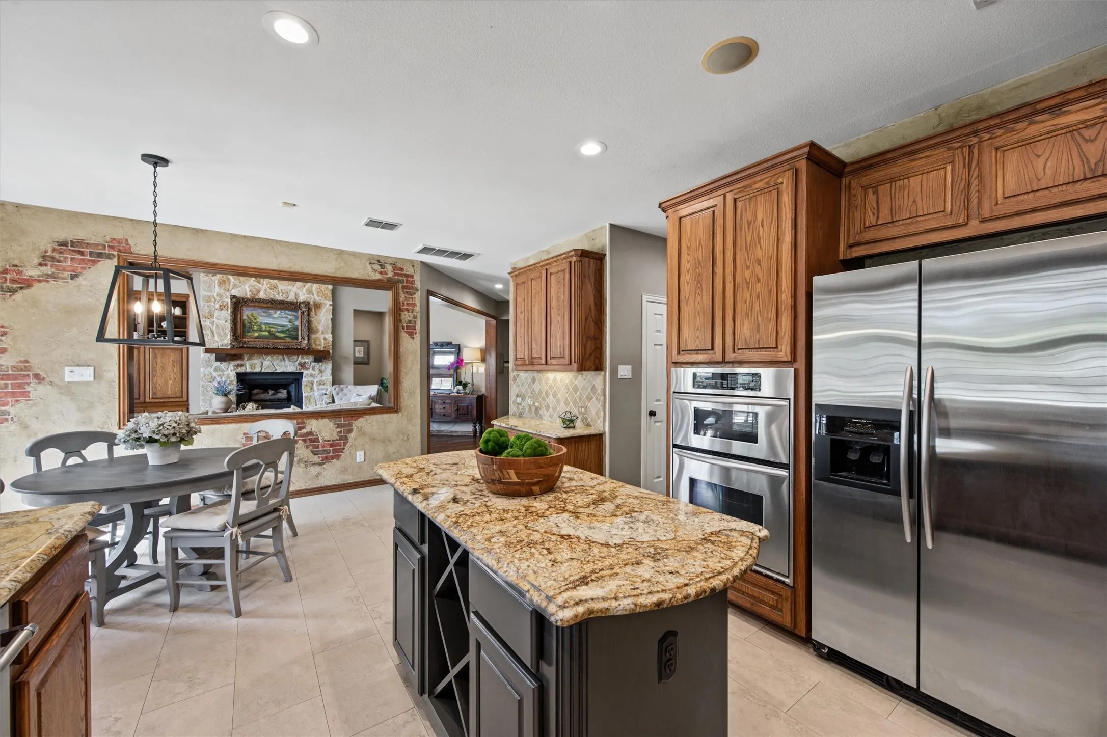 Single Family Residence For Sale in Denton County , 3917 Ashburton Way, Flower Mound, Texas 75022, 4 Bedroom, 4 Bathroom, 3 Garage spaces, 3,656 Sqft, built in 1998, mls#21398821, Real Estate Agent in Flower Mound, Homes For Sale in Denton county, Homes For Sale in Flower Mound, Realtor in Flower Mound Texas, Real Estate Brokerage Independent Realty Texas, Luminita Cordes Realtor