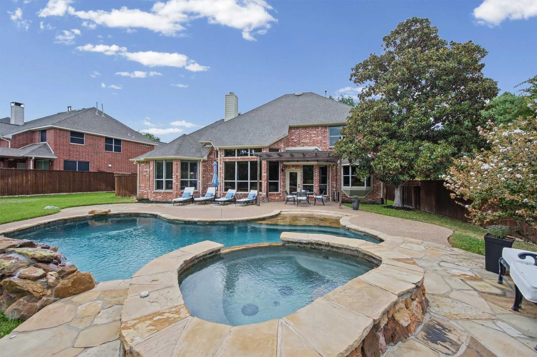 Single Family Residence For Sale in Denton County , 3917 Ashburton Way, Flower Mound, Texas 75022, 4 Bedroom, 4 Bathroom, 3 Garage spaces, 3,656 Sqft, built in 1998, mls#21398821, Real Estate Agent in Flower Mound, Homes For Sale in Denton county, Homes For Sale in Flower Mound, Realtor in Flower Mound Texas, Real Estate Brokerage Independent Realty Texas, Luminita Cordes Realtor