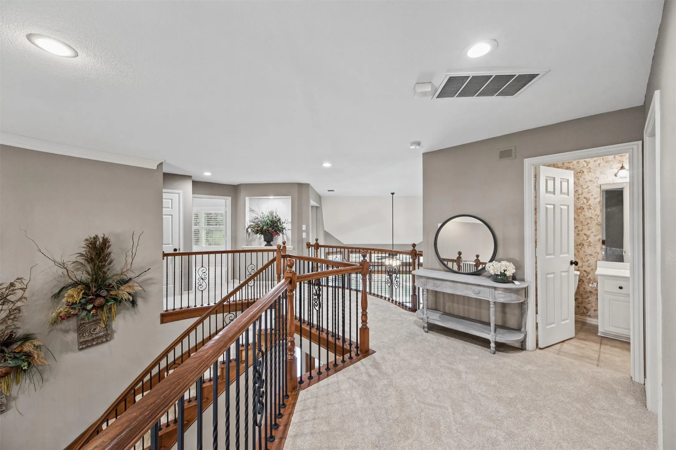 Single Family Residence For Sale in Denton County , 3917 Ashburton Way, Flower Mound, Texas 75022, 4 Bedroom, 4 Bathroom, 3 Garage spaces, 3,656 Sqft, built in 1998, mls#21398821, Real Estate Agent in Flower Mound, Homes For Sale in Denton county, Homes For Sale in Flower Mound, Realtor in Flower Mound Texas, Real Estate Brokerage Independent Realty Texas, Luminita Cordes Realtor