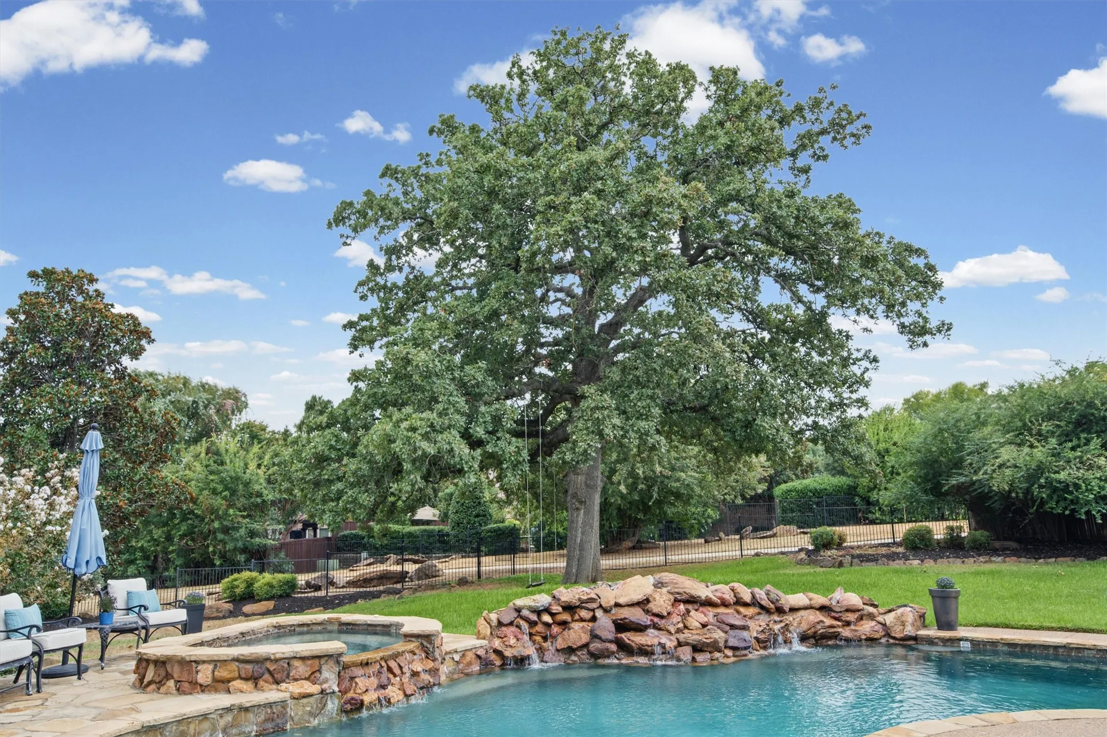 Single Family Residence For Sale in Denton County , 3917 Ashburton Way, Flower Mound, Texas 75022, 4 Bedroom, 4 Bathroom, 3 Garage spaces, 3,656 Sqft, built in 1998, mls#21398821, Real Estate Agent in Flower Mound, Homes For Sale in Denton county, Homes For Sale in Flower Mound, Realtor in Flower Mound Texas, Real Estate Brokerage Independent Realty Texas, Luminita Cordes Realtor