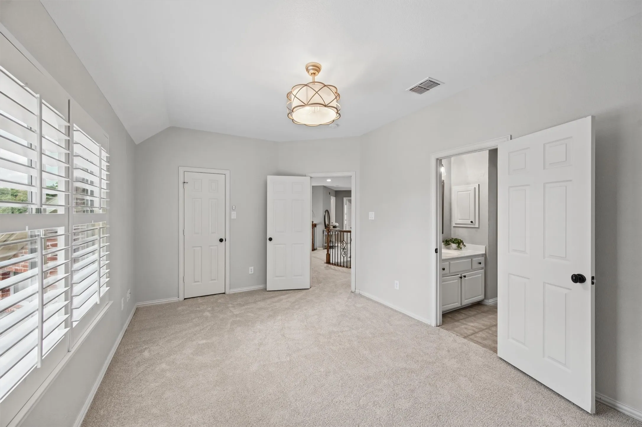 Single Family Residence For Sale in Denton County , 3917 Ashburton Way, Flower Mound, Texas 75022, 4 Bedroom, 4 Bathroom, 3 Garage spaces, 3,656 Sqft, built in 1998, mls#21398821, Real Estate Agent in Flower Mound, Homes For Sale in Denton county, Homes For Sale in Flower Mound, Realtor in Flower Mound Texas, Real Estate Brokerage Independent Realty Texas, Luminita Cordes Realtor