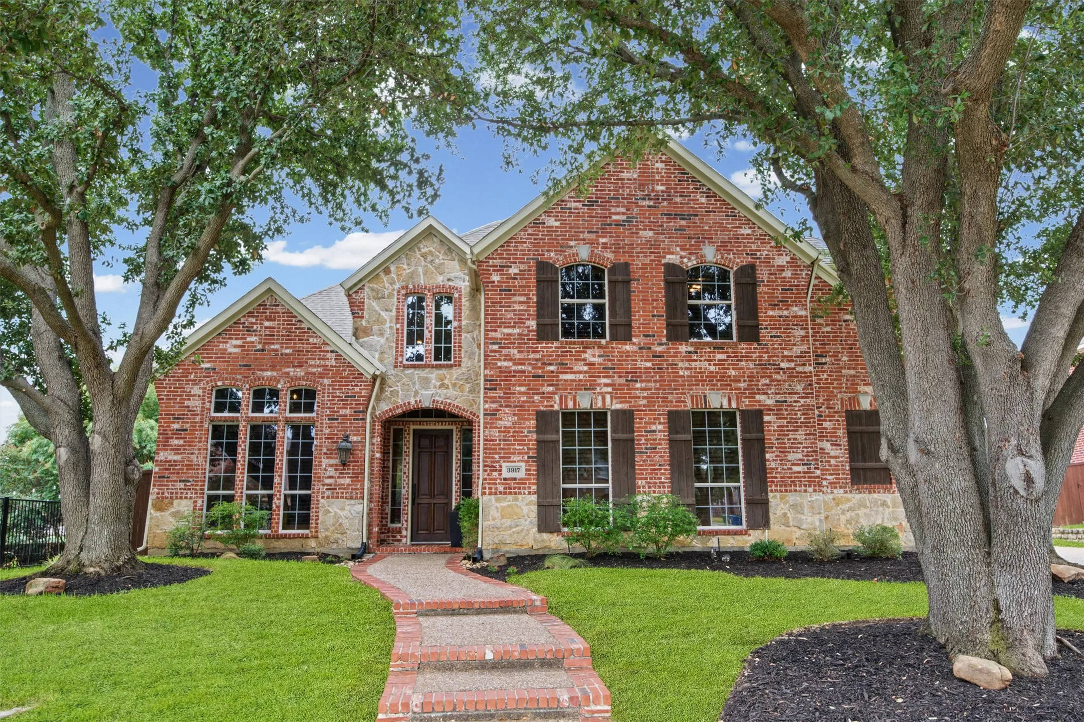 Single Family Residence For Sale in Denton County , 3917 Ashburton Way, Flower Mound, Texas 75022, 4 Bedroom, 4 Bathroom, 3 Garage spaces, 3,656 Sqft, built in 1998, mls#21398821, Real Estate Agent in Flower Mound, Homes For Sale in Denton county, Homes For Sale in Flower Mound, Realtor in Flower Mound Texas, Real Estate Brokerage Independent Realty Texas, Luminita Cordes Realtor