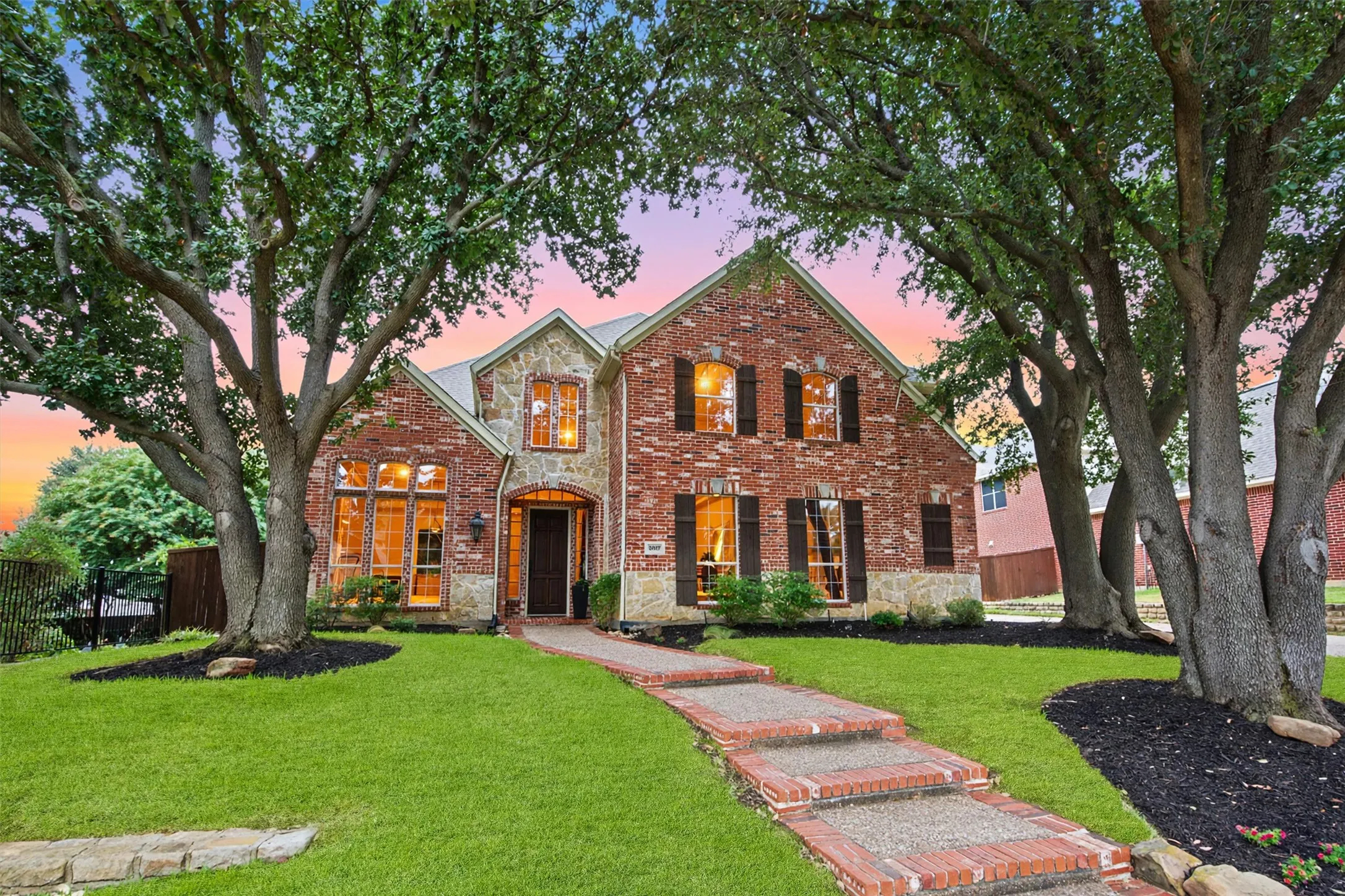 Single Family Residence For Sale in Denton County , 3917 Ashburton Way, Flower Mound, Texas 75022, 4 Bedroom, 4 Bathroom, 3 Garage spaces, 3,656 Sqft, built in 1998, mls#21398821, Real Estate Agent in Flower Mound, Homes For Sale in Denton county, Homes For Sale in Flower Mound, Realtor in Flower Mound Texas, Real Estate Brokerage Independent Realty Texas, Luminita Cordes Realtor