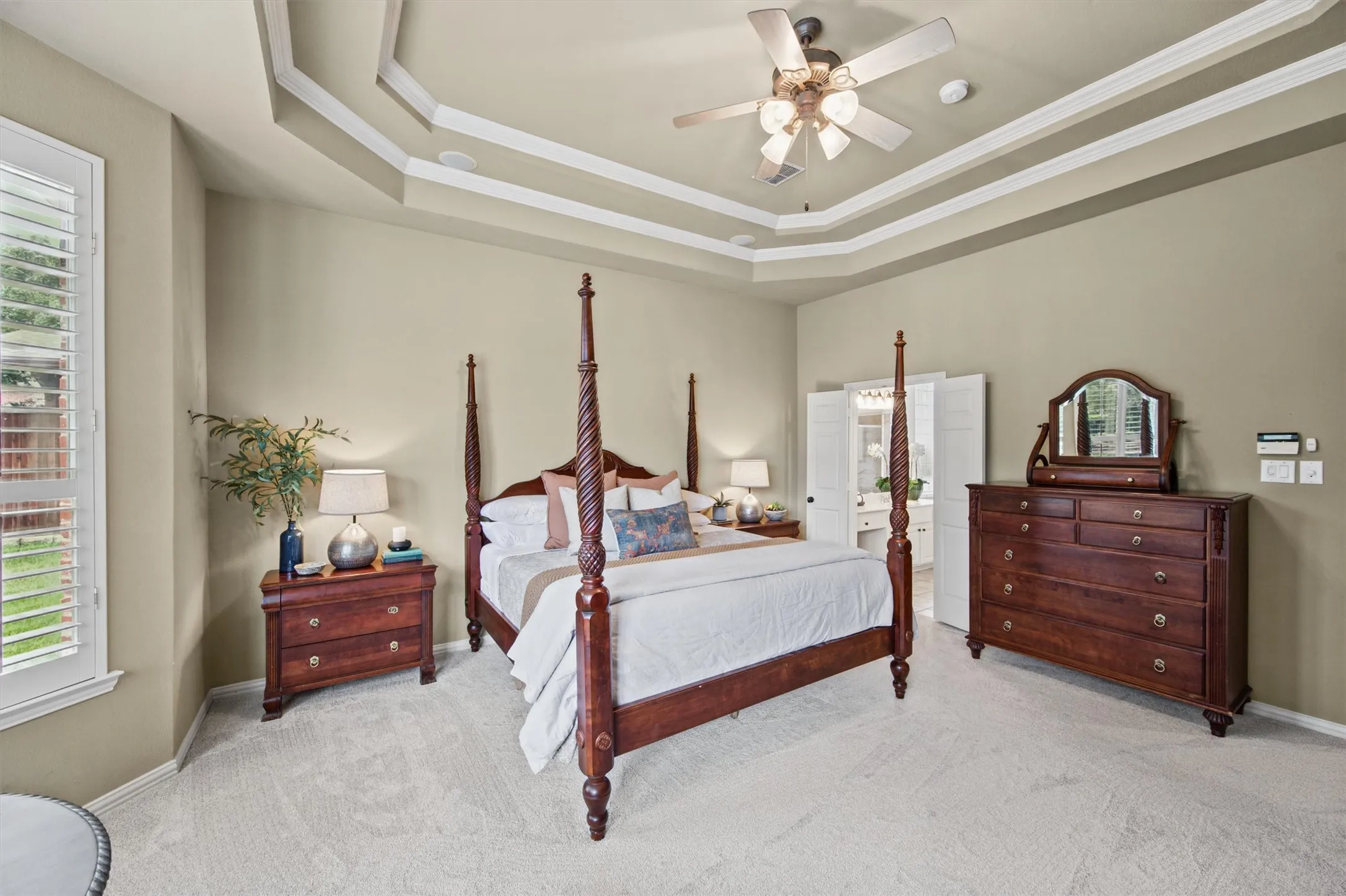 Single Family Residence For Sale in Denton County , 3917 Ashburton Way, Flower Mound, Texas 75022, 4 Bedroom, 4 Bathroom, 3 Garage spaces, 3,656 Sqft, built in 1998, mls#21398821, Real Estate Agent in Flower Mound, Homes For Sale in Denton county, Homes For Sale in Flower Mound, Realtor in Flower Mound Texas, Real Estate Brokerage Independent Realty Texas, Luminita Cordes Realtor