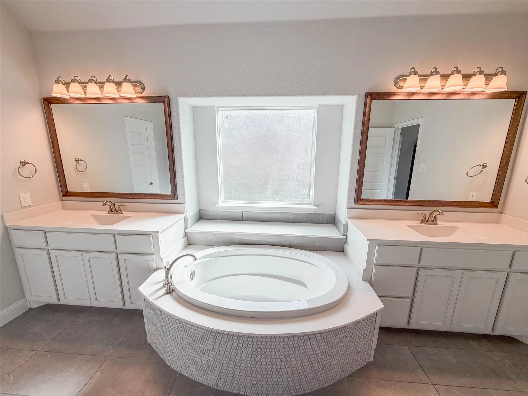Single Family Residence For Sale in Ellis County , 484 Haven Road, Waxahachie, Texas 75165, 3 Bedroom, 3 Bathroom, 2 Garage spaces, 2,641 Sqft, built in 2022, mls#21400542, Real Estate Agent in Waxahachie, Homes For Sale in Ellis county, Homes For Sale in Waxahachie, Realtor in Waxahachie Texas, Real Estate Brokerage Independent Realty Texas, Luminita Cordes Realtor