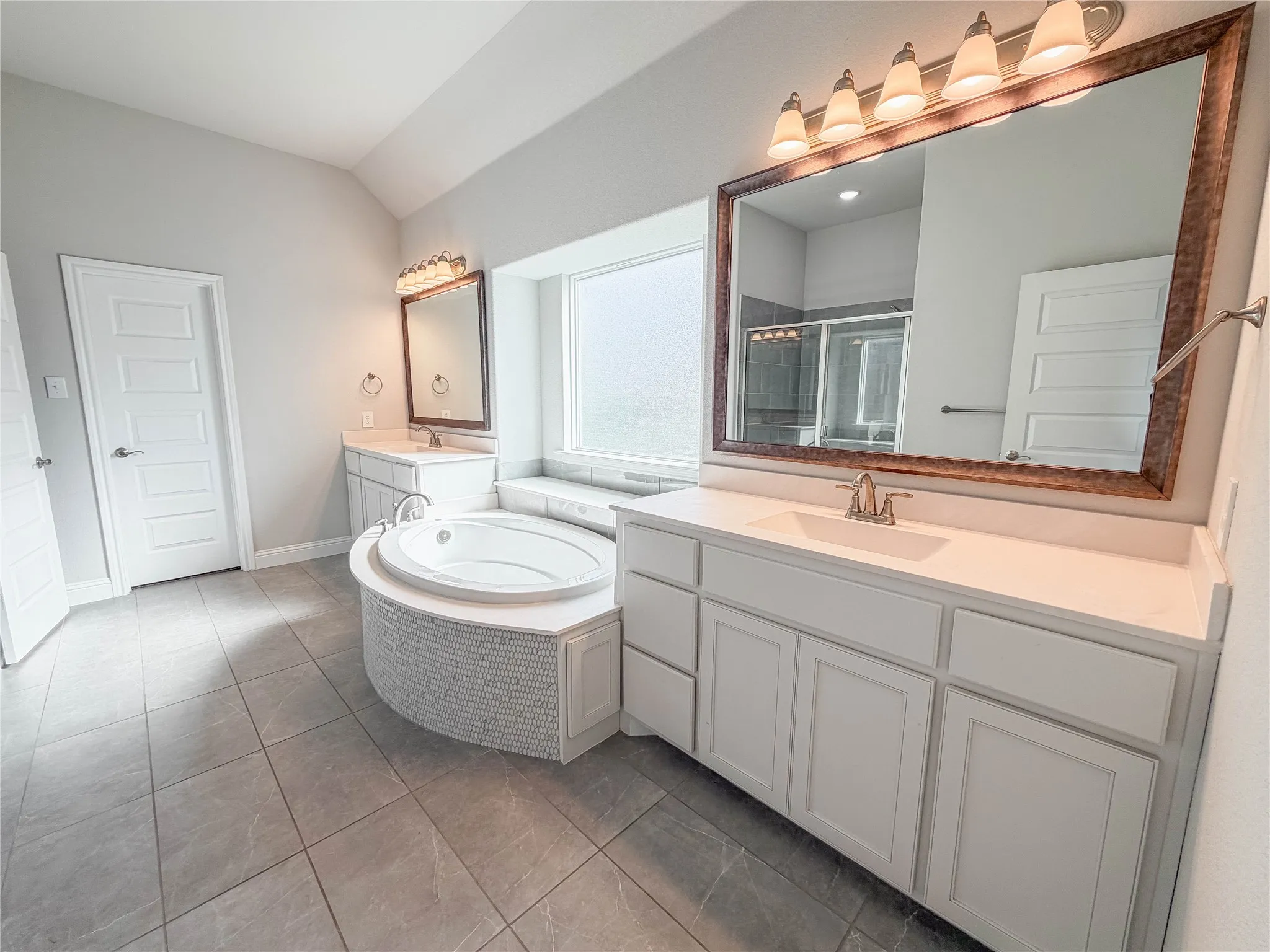 Single Family Residence For Sale in Ellis County , 484 Haven Road, Waxahachie, Texas 75165, 3 Bedroom, 3 Bathroom, 2 Garage spaces, 2,641 Sqft, built in 2022, mls#21400542, Real Estate Agent in Waxahachie, Homes For Sale in Ellis county, Homes For Sale in Waxahachie, Realtor in Waxahachie Texas, Real Estate Brokerage Independent Realty Texas, Luminita Cordes Realtor