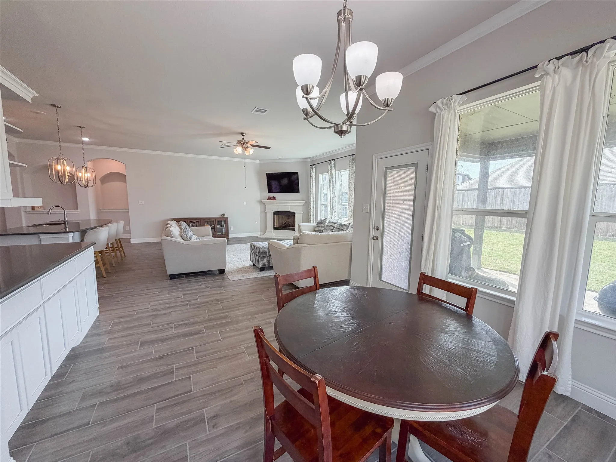 Single Family Residence For Sale in Ellis County , 484 Haven Road, Waxahachie, Texas 75165, 3 Bedroom, 3 Bathroom, 2 Garage spaces, 2,641 Sqft, built in 2022, mls#21400542, Real Estate Agent in Waxahachie, Homes For Sale in Ellis county, Homes For Sale in Waxahachie, Realtor in Waxahachie Texas, Real Estate Brokerage Independent Realty Texas, Luminita Cordes Realtor